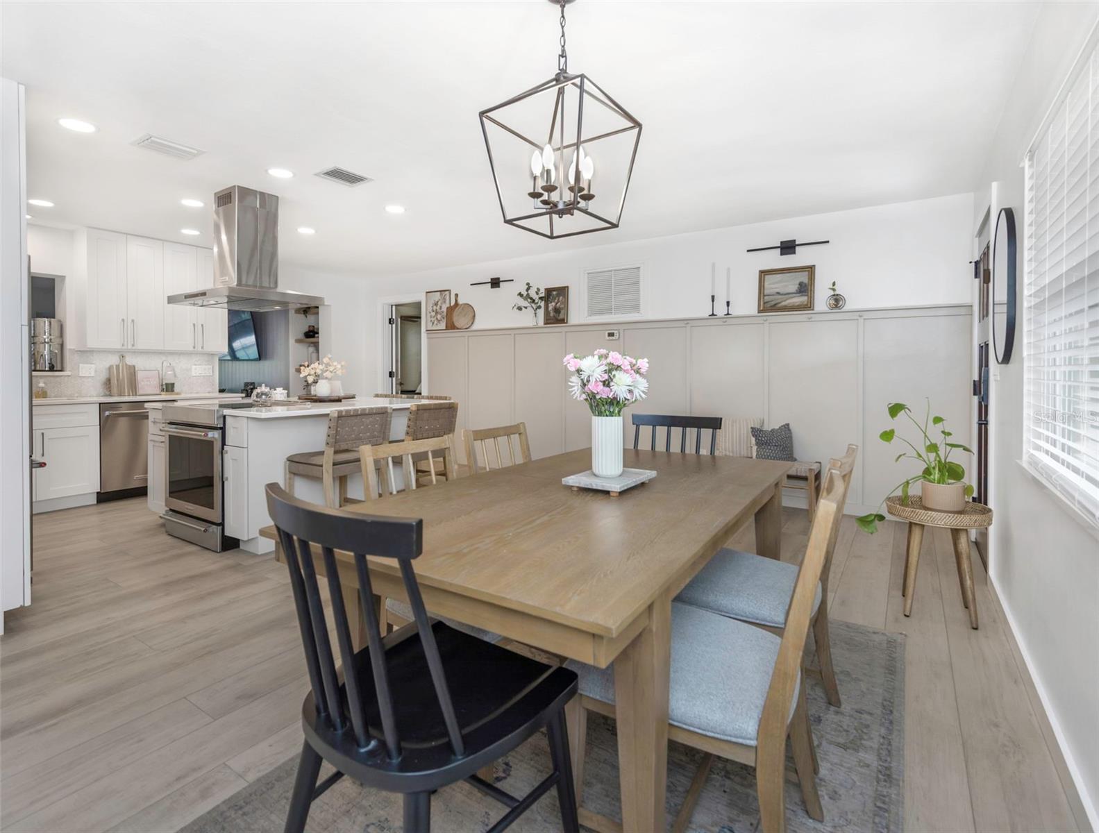 1098 PHYLLIS AVE, LARGO, FL, 33771