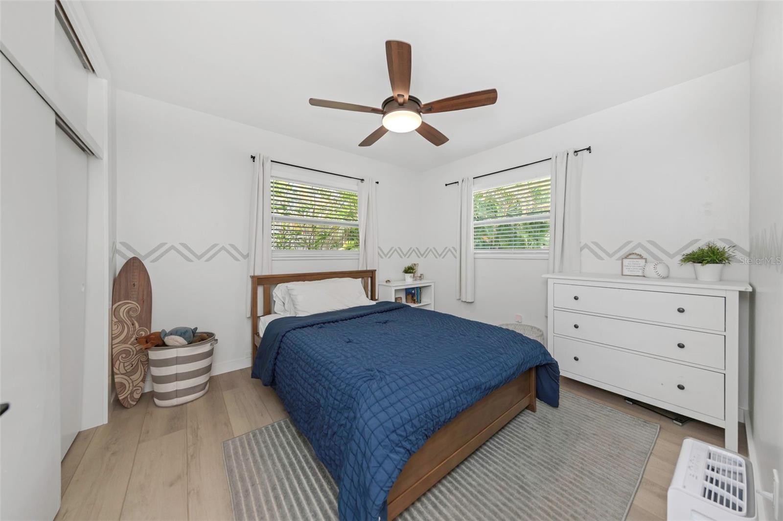 1098 PHYLLIS AVE, LARGO, FL, 33771