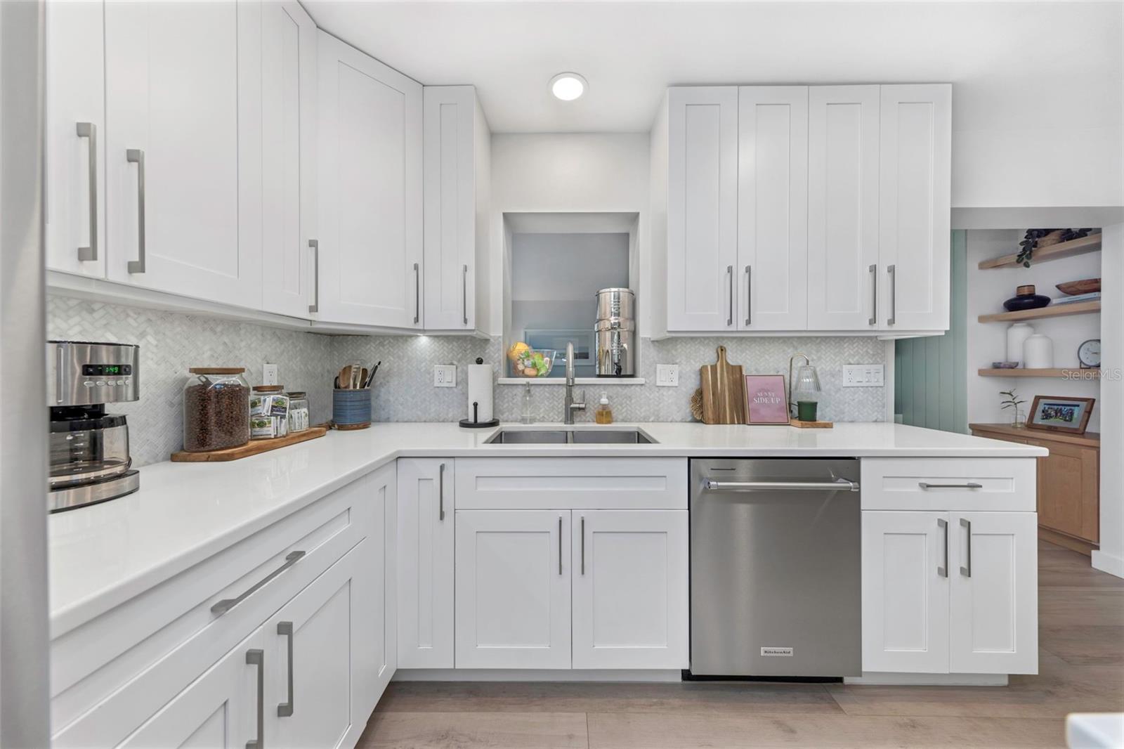 1098 PHYLLIS AVE, LARGO, FL, 33771