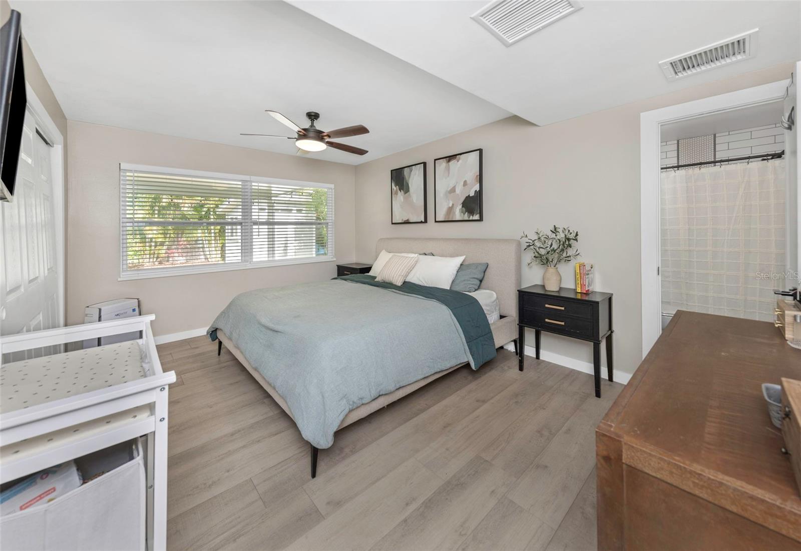 1098 PHYLLIS AVE, LARGO, FL, 33771