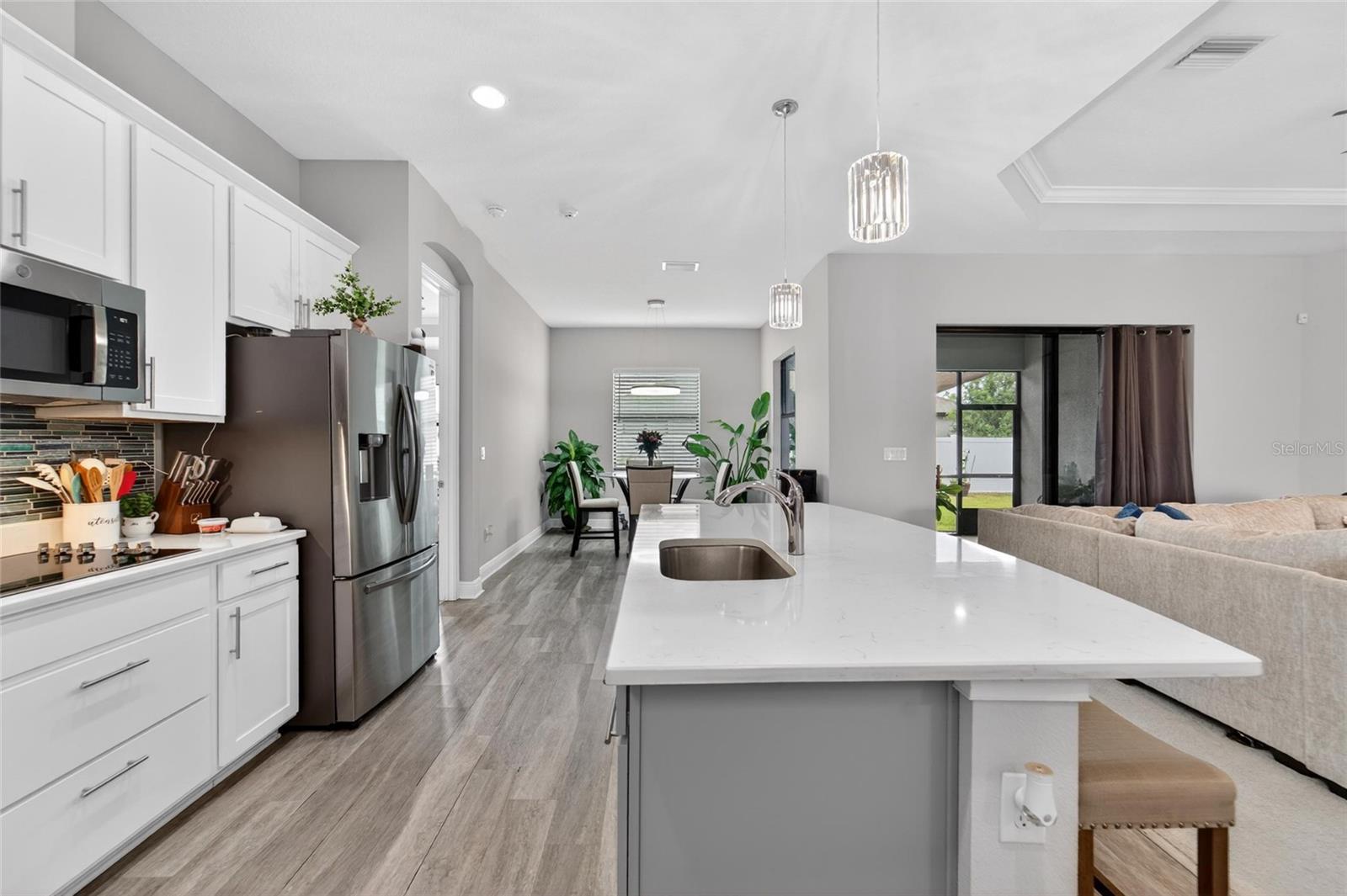 3925 SALIDA DELSOL DR, SUN CITY CENTER, FL, 33573