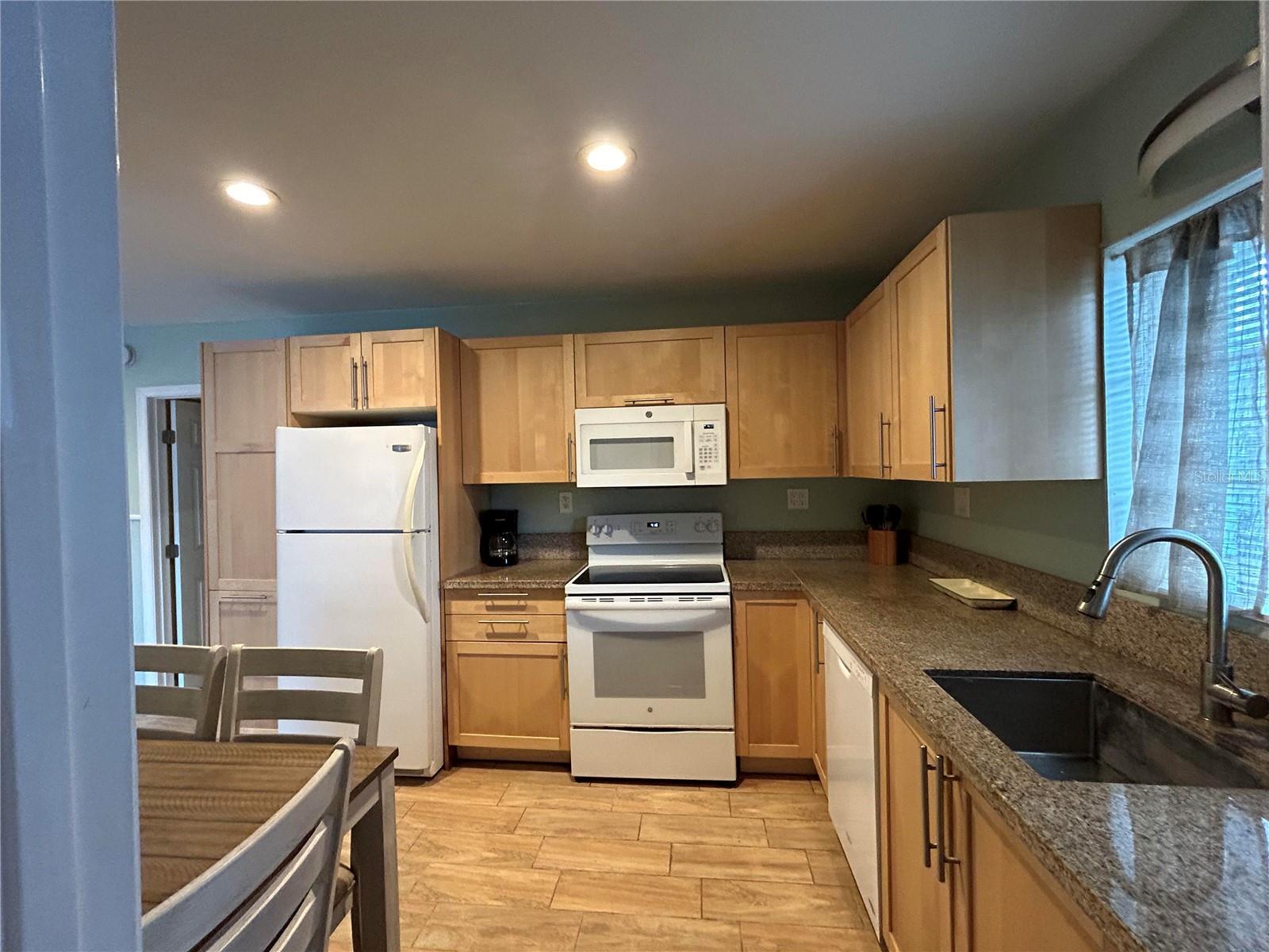 770 BAY ESPLANADE #2, CLEARWATER BEACH, FL, 33767