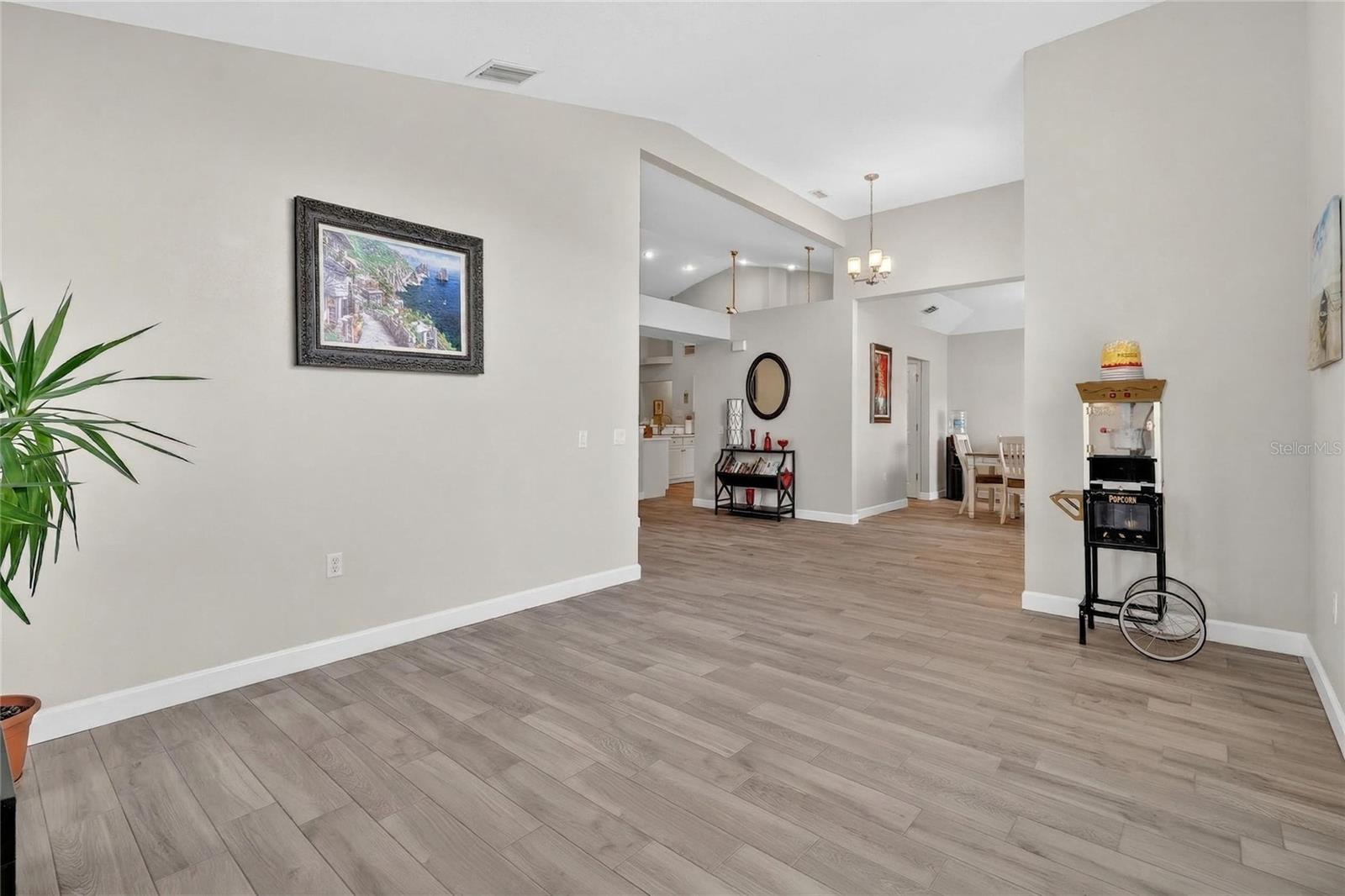 737 SANTA MARIA DR, WINTER HAVEN, FL, 33884