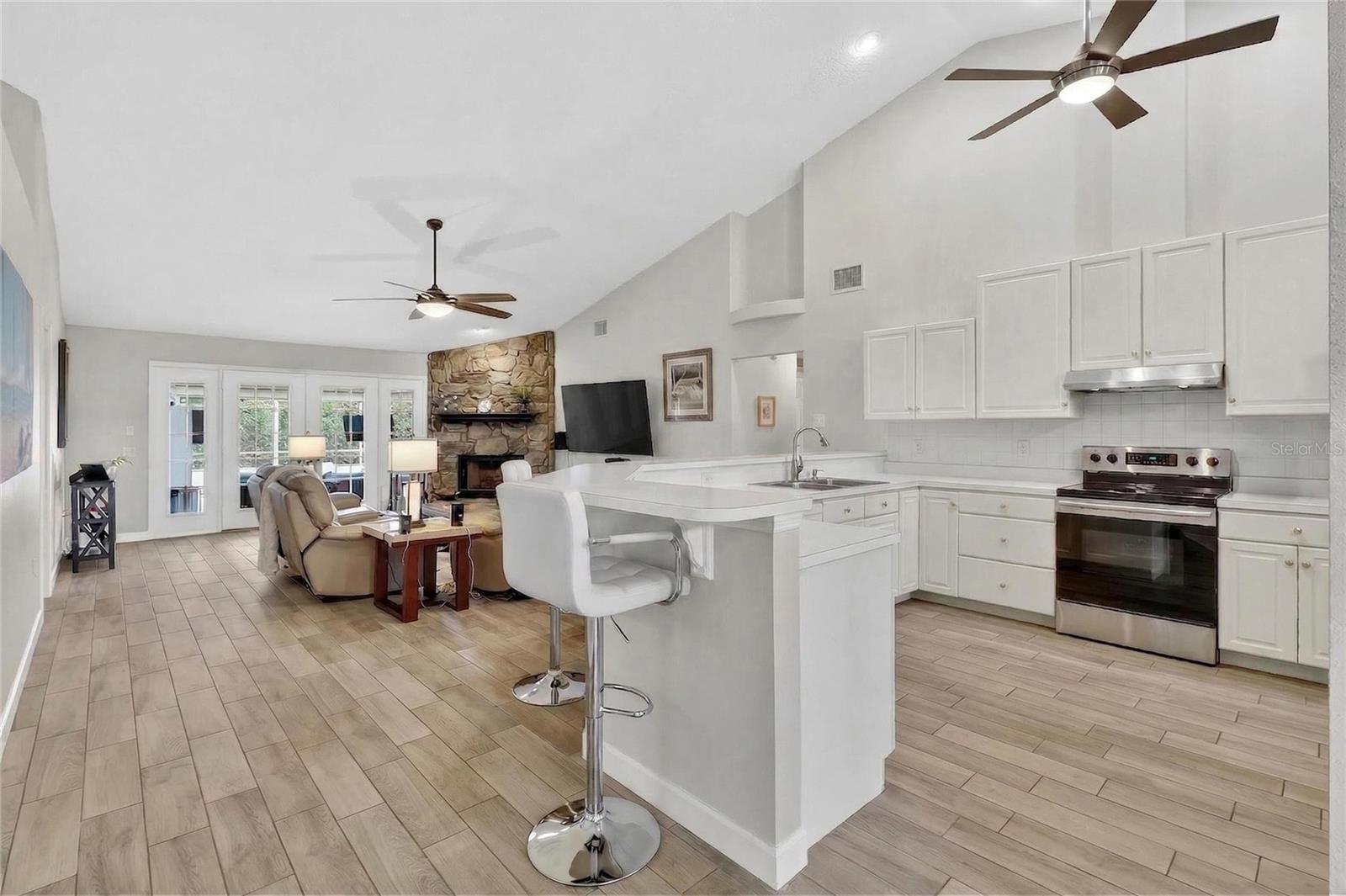 737 SANTA MARIA DR, WINTER HAVEN, FL, 33884