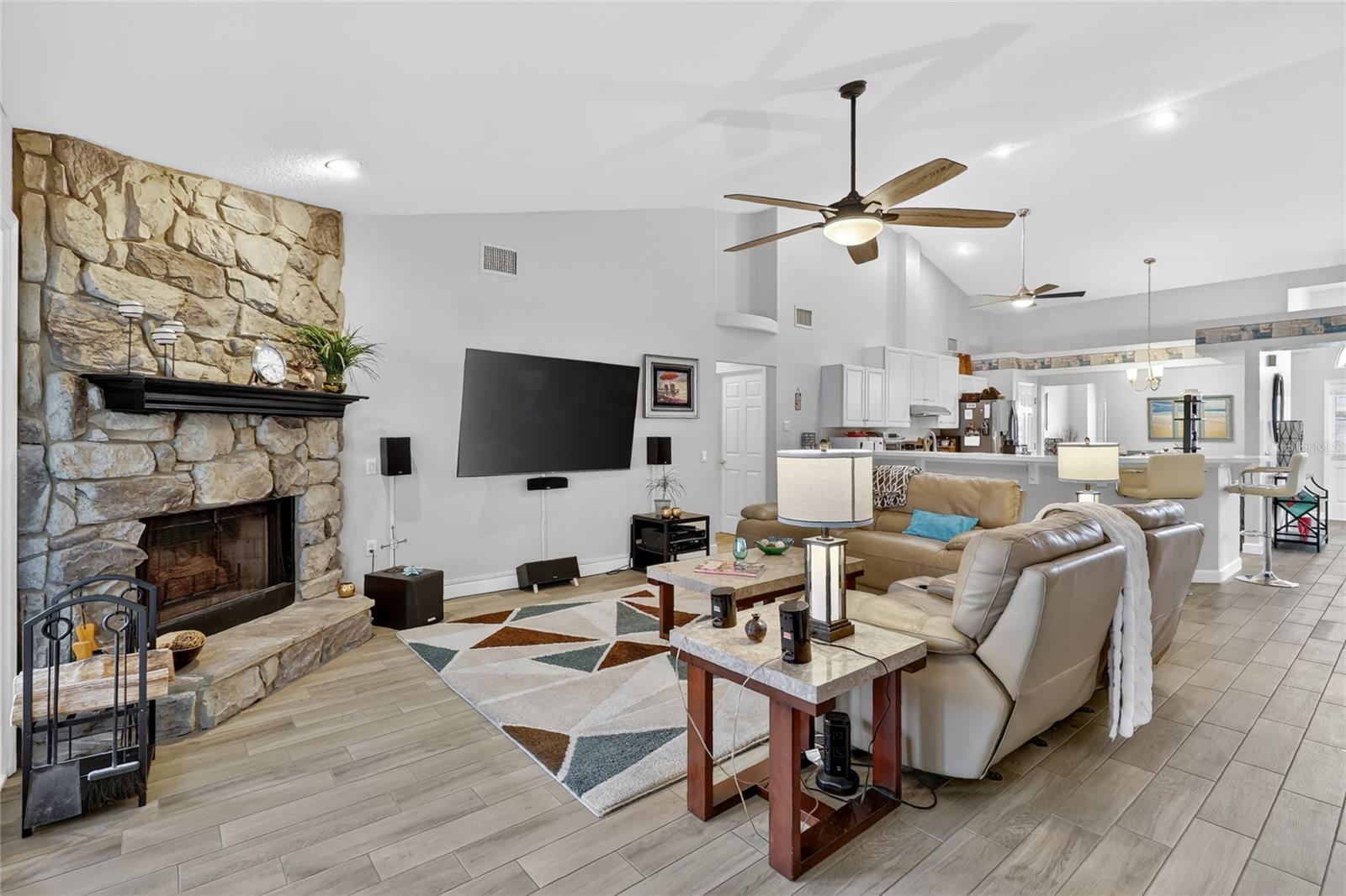 737 SANTA MARIA DR, WINTER HAVEN, FL, 33884