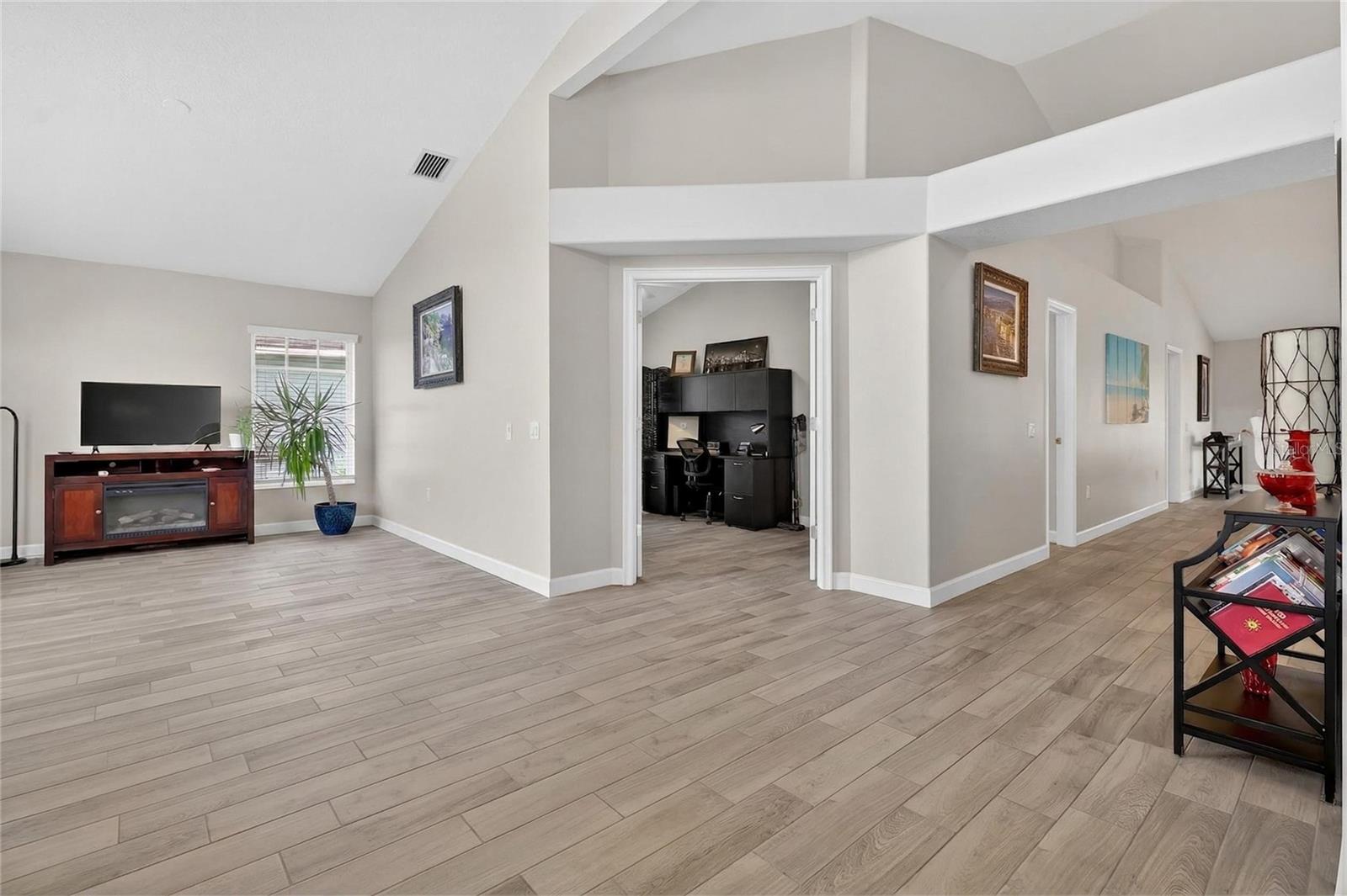 737 SANTA MARIA DR, WINTER HAVEN, FL, 33884