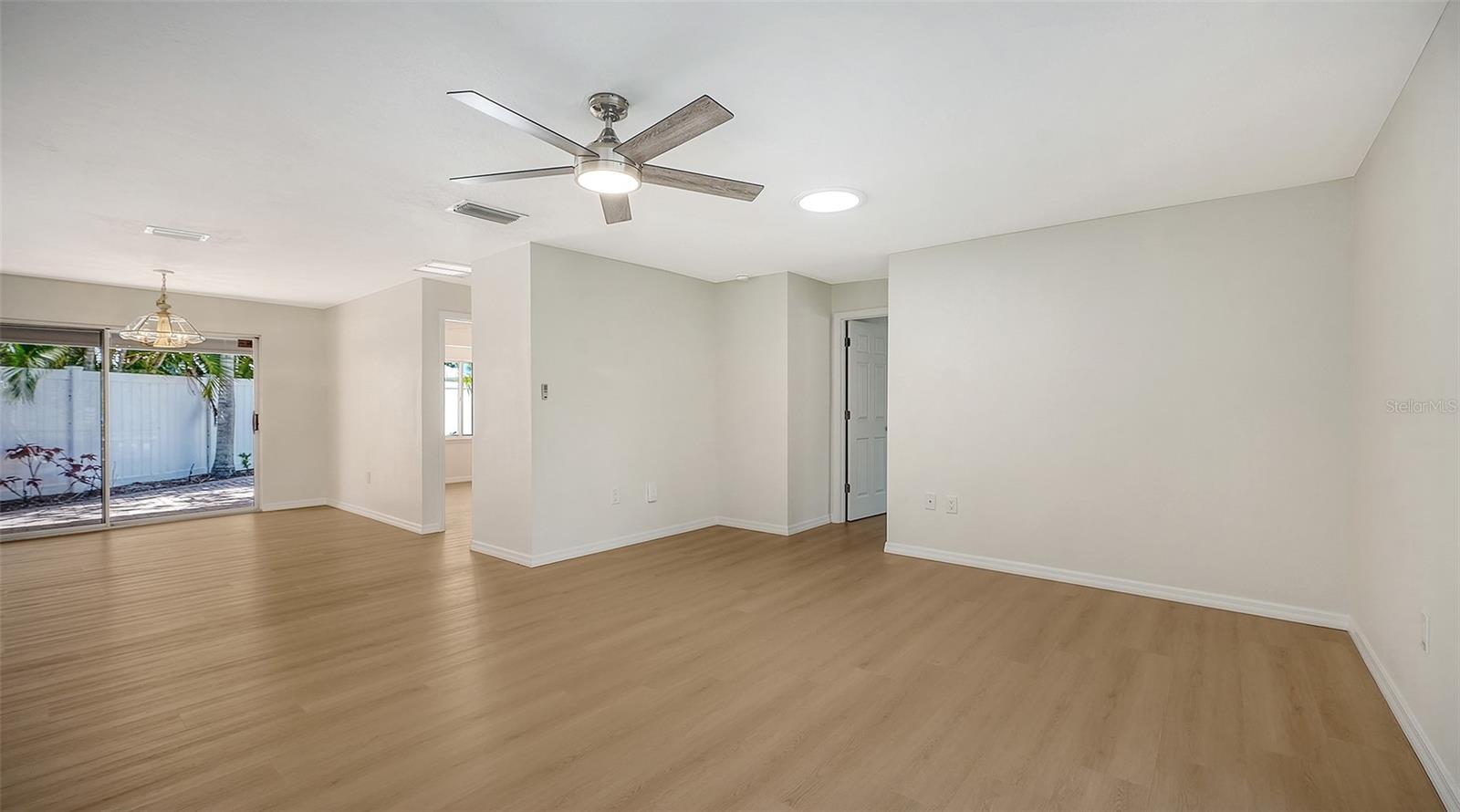 239 HOURGLASS WAY #V7, SARASOTA, FL, 34242