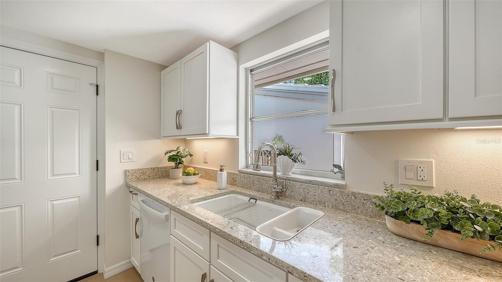 239 HOURGLASS WAY #V7, SARASOTA, FL, 34242