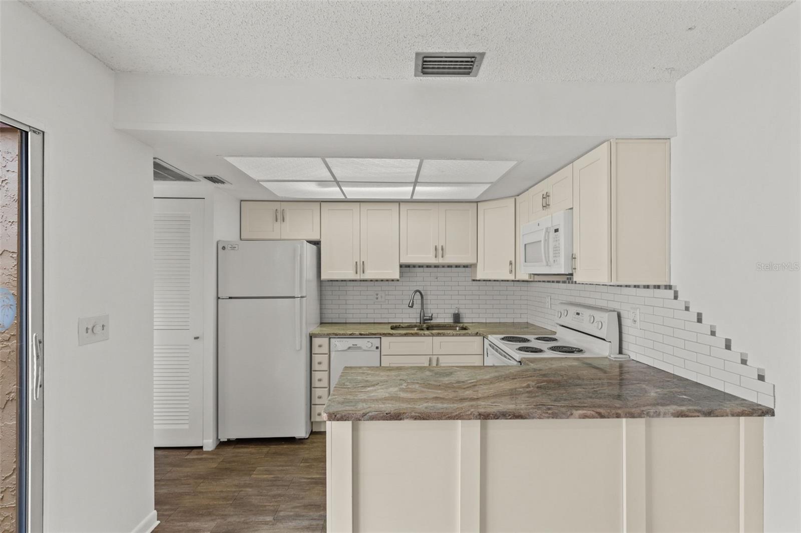 1163 ORANGE TREE CIR W #D, PALM HARBOR, FL, 34684