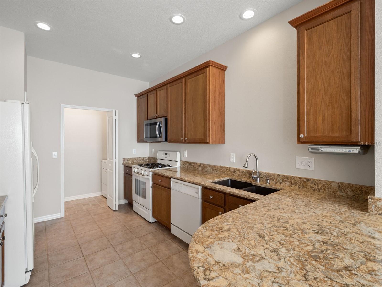 19233 BARRED OWL CT, LAND O LAKES, FL, 34638