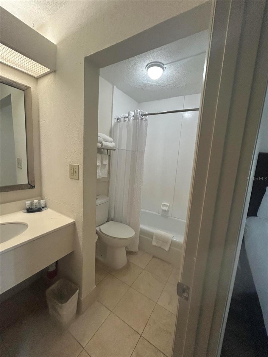 7150 N TAMIAMI TRL #604, SARASOTA, FL, 34243