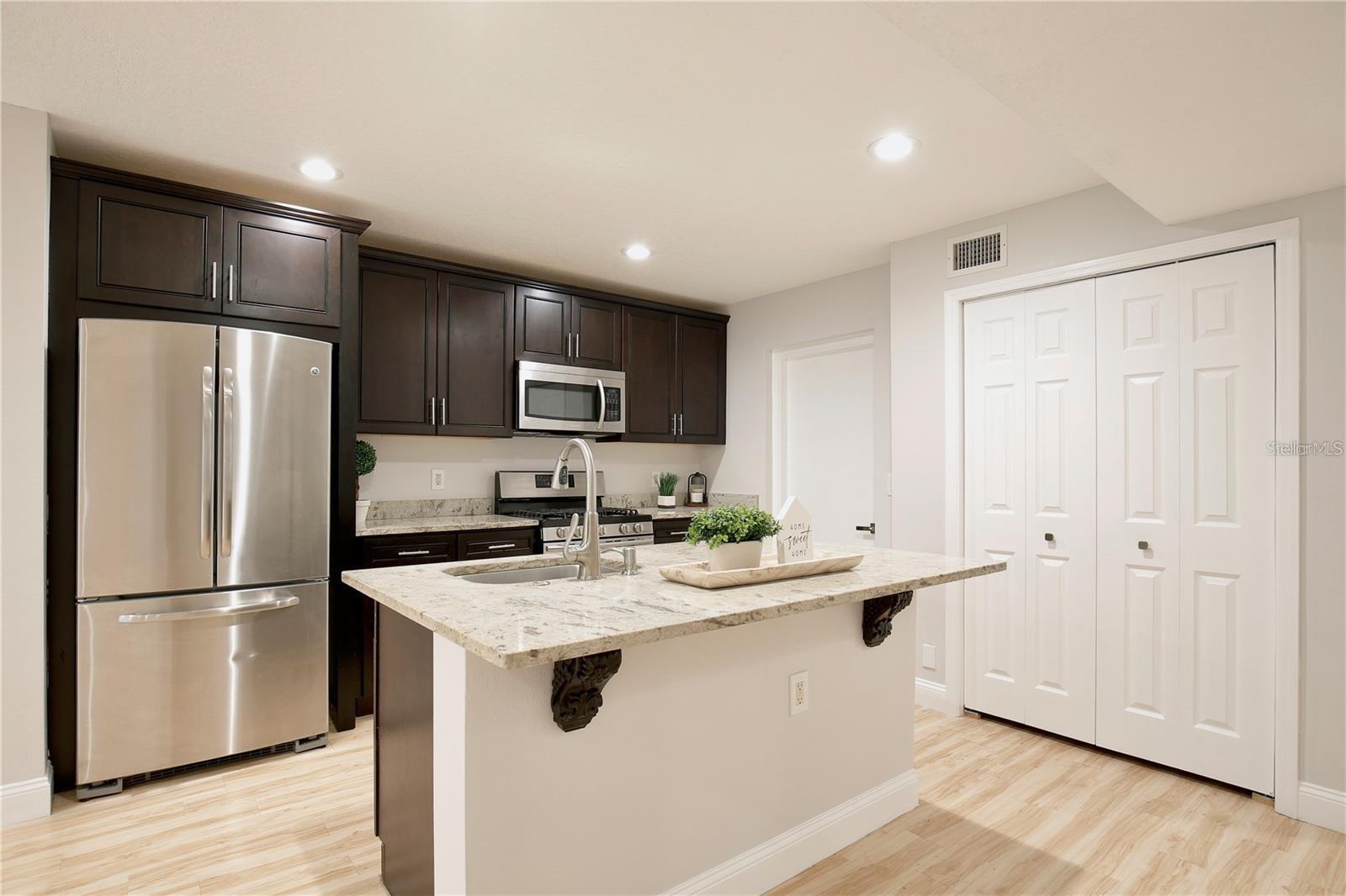 112 HERON BAY CIR, LAKE MARY, FL, 32746