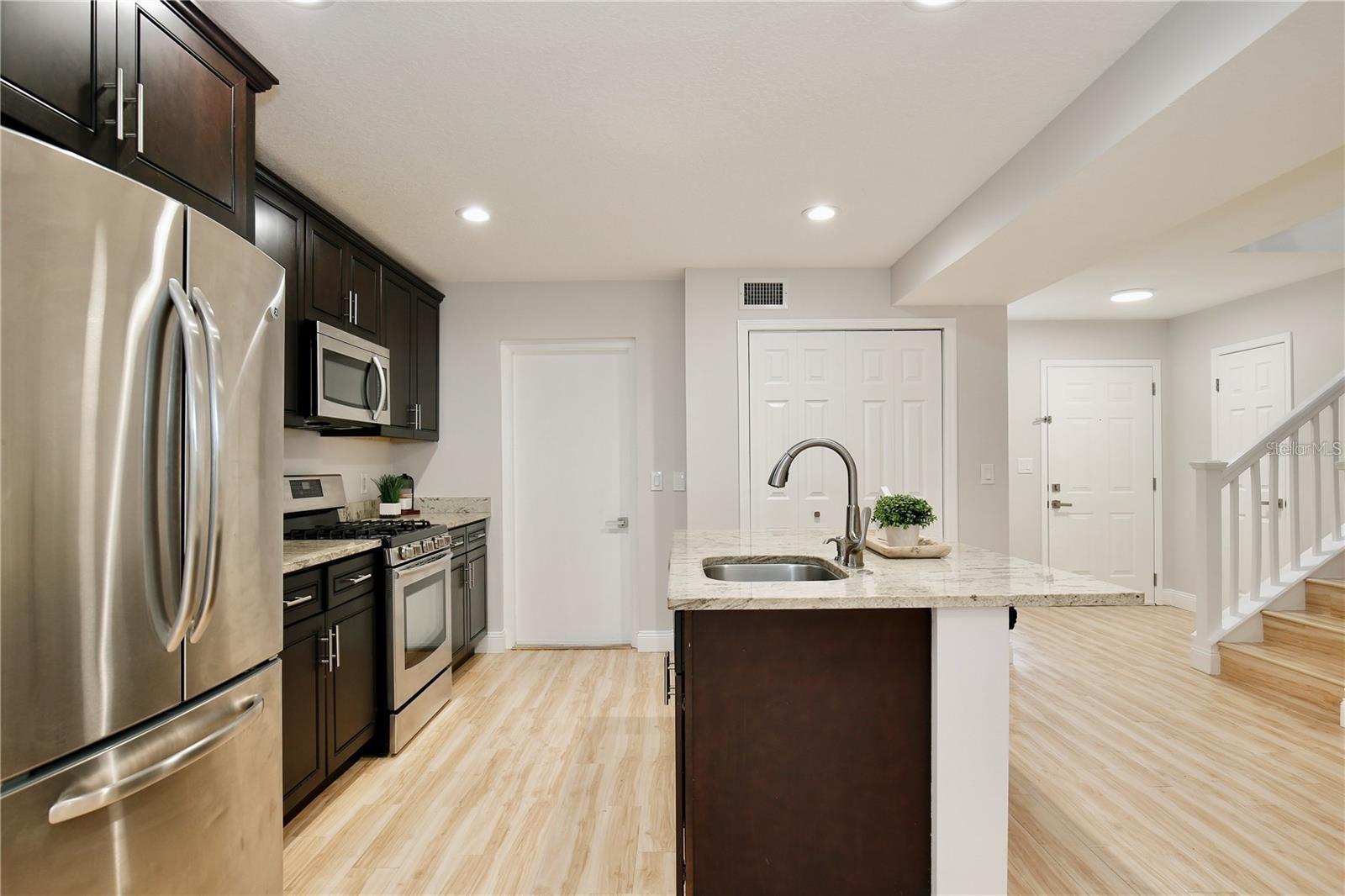 112 HERON BAY CIR, LAKE MARY, FL, 32746