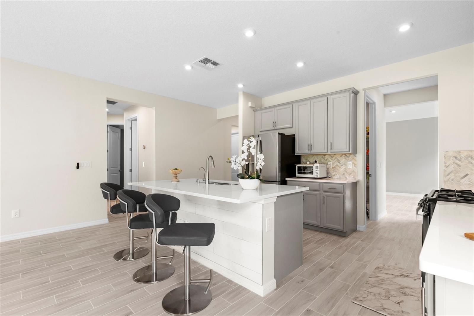 33410 CASTAWAY LOOP, WESLEY CHAPEL, FL, 33543