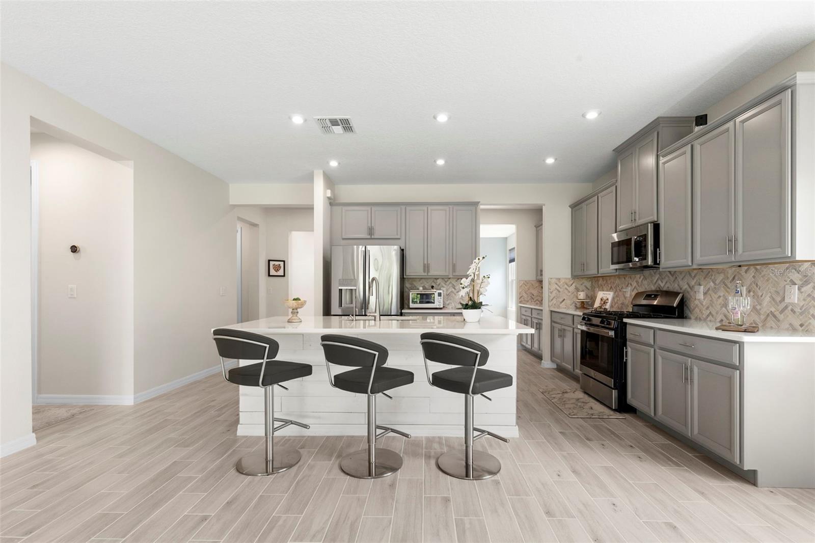 33410 CASTAWAY LOOP, WESLEY CHAPEL, FL, 33543