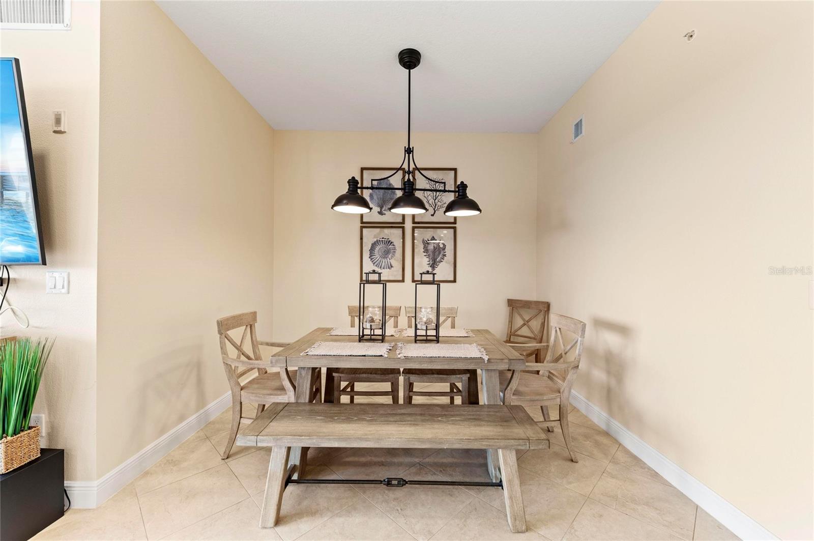395 ARUBA CIR #402, BRADENTON, FL, 34209