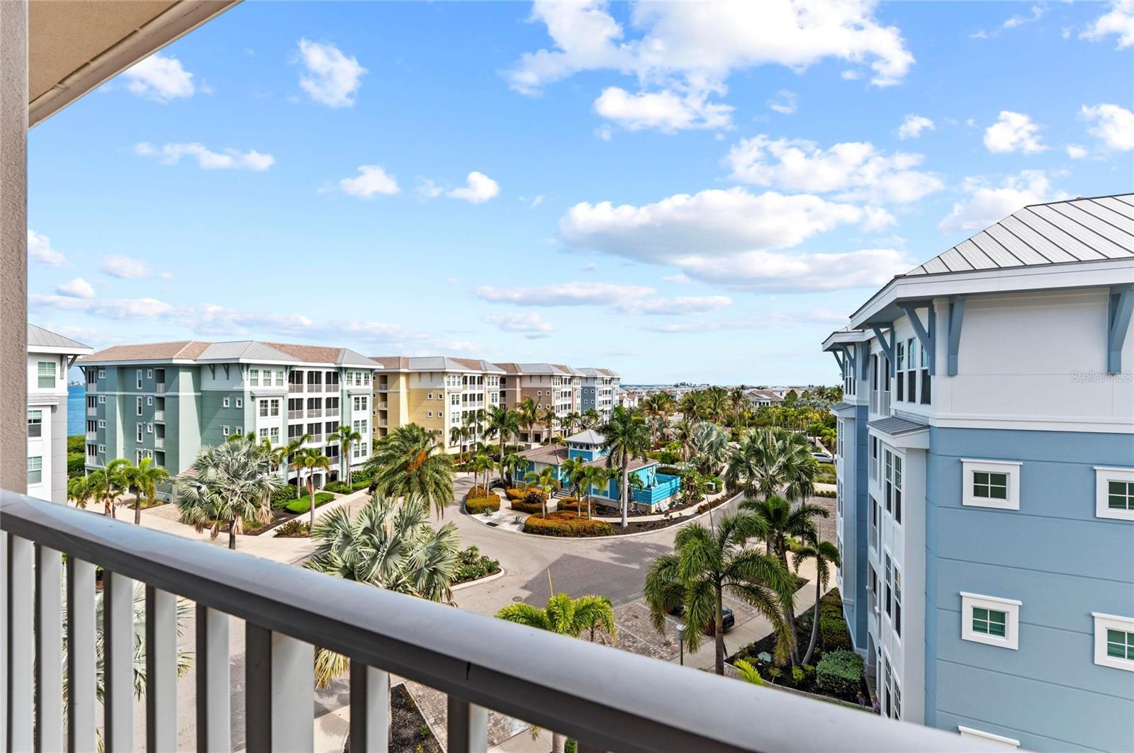 395 ARUBA CIR #402, BRADENTON, FL, 34209