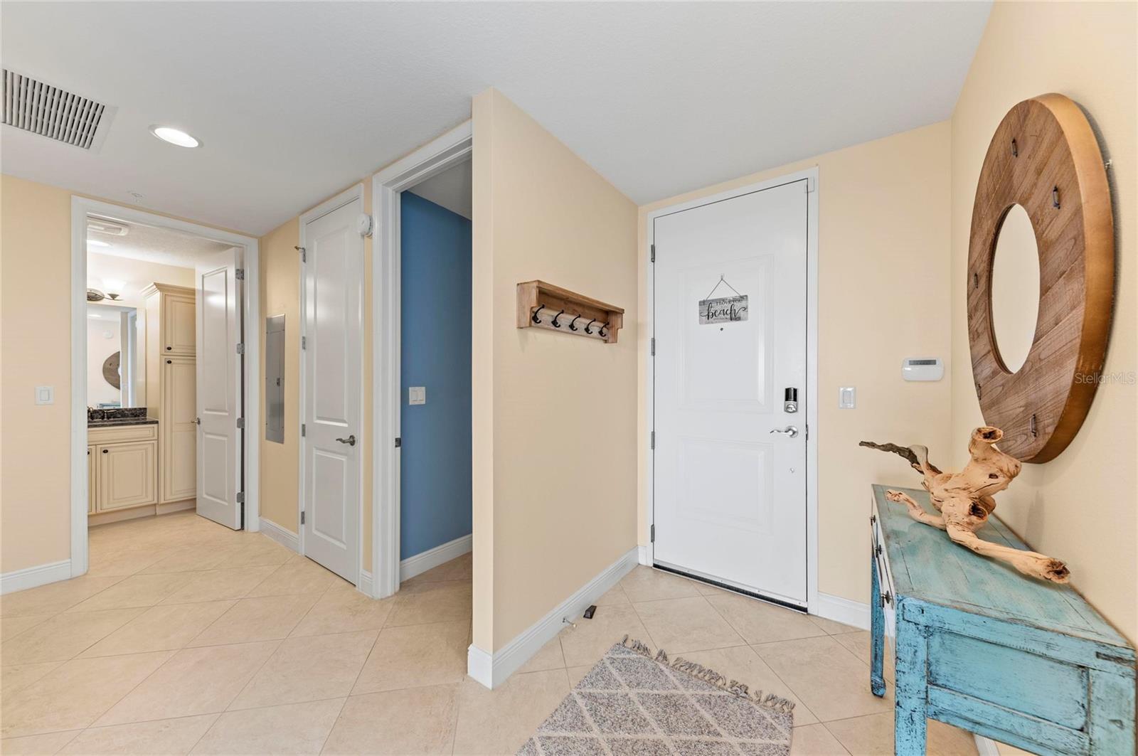 395 ARUBA CIR #402, BRADENTON, FL, 34209