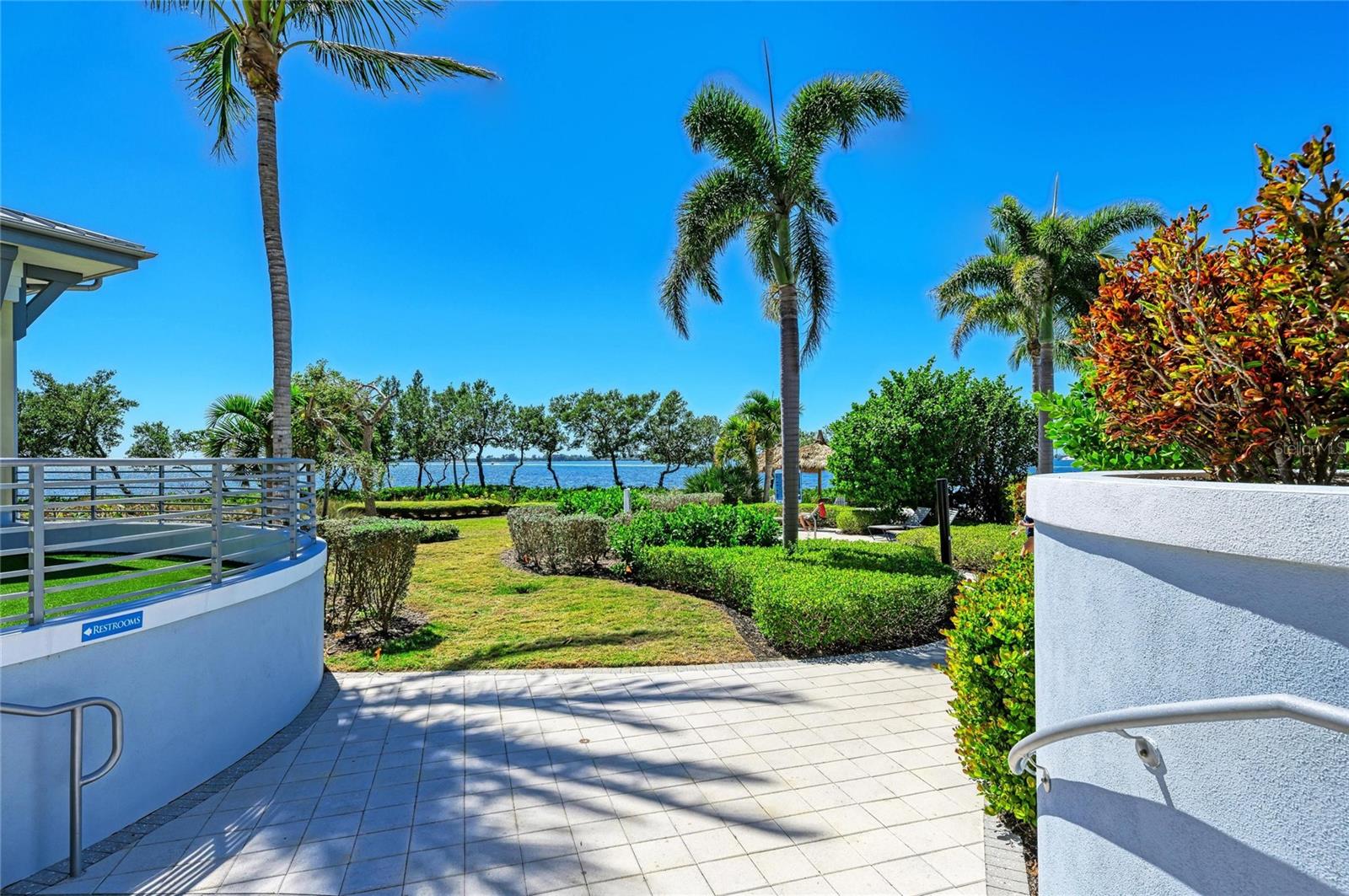 395 ARUBA CIR #402, BRADENTON, FL, 34209