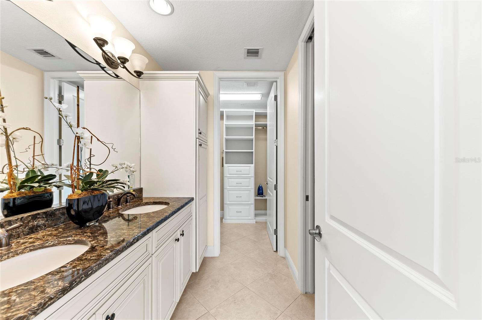 395 ARUBA CIR #402, BRADENTON, FL, 34209