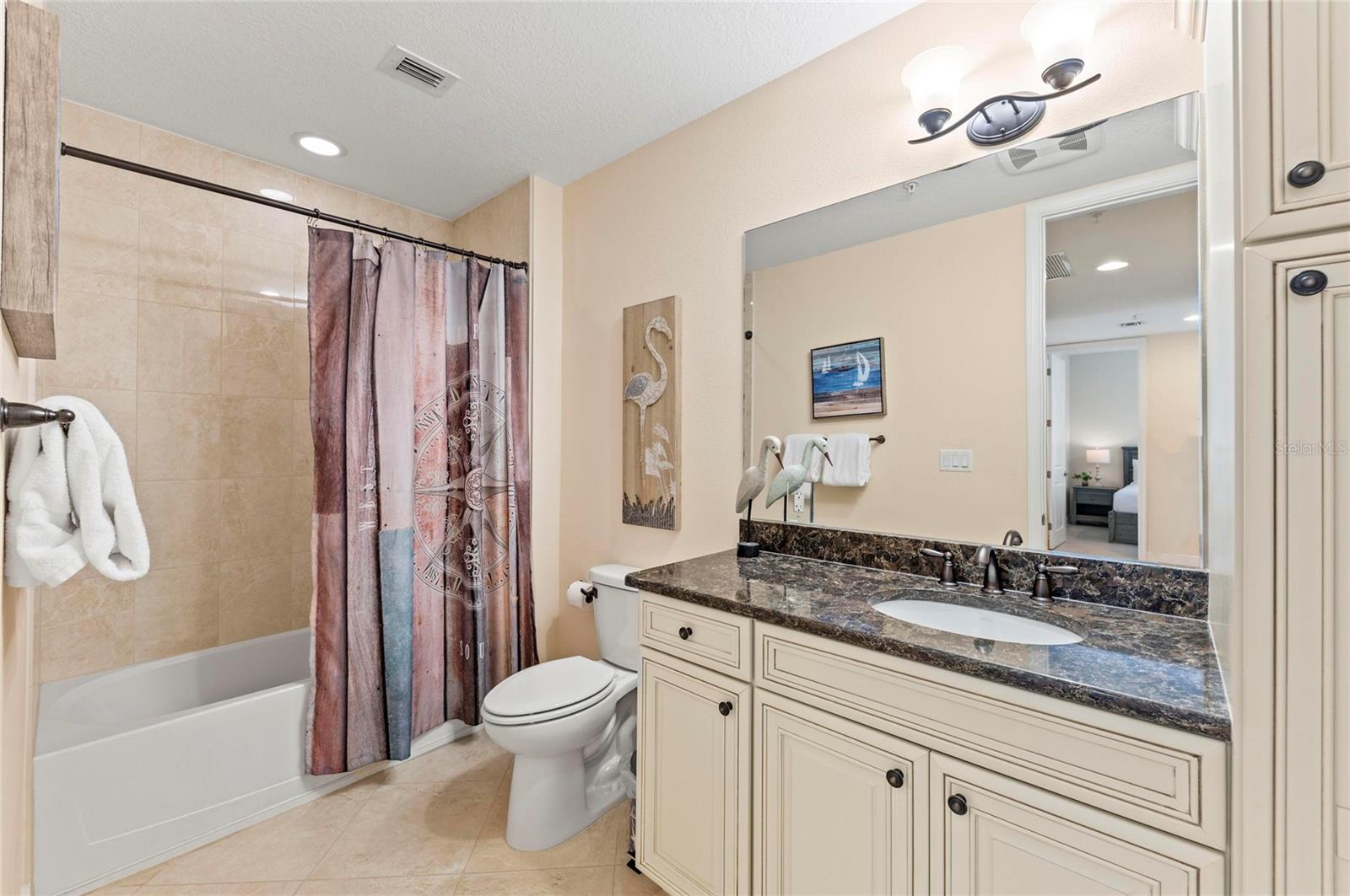 395 ARUBA CIR #402, BRADENTON, FL, 34209