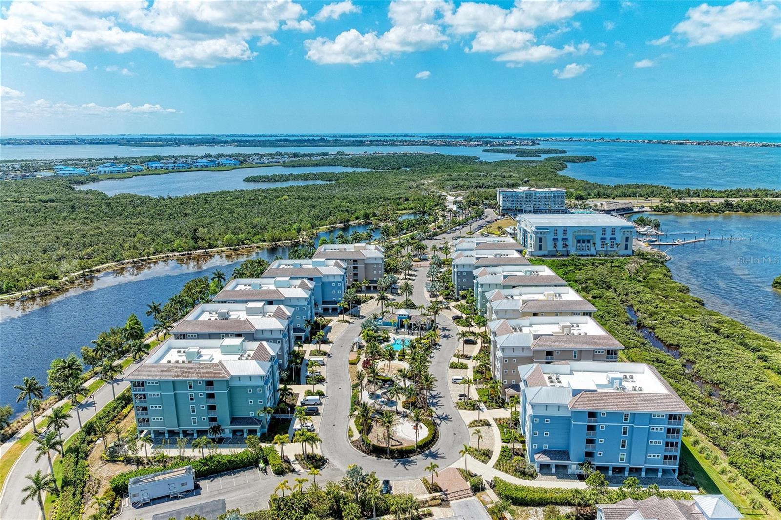 395 ARUBA CIR #402, BRADENTON, FL, 34209