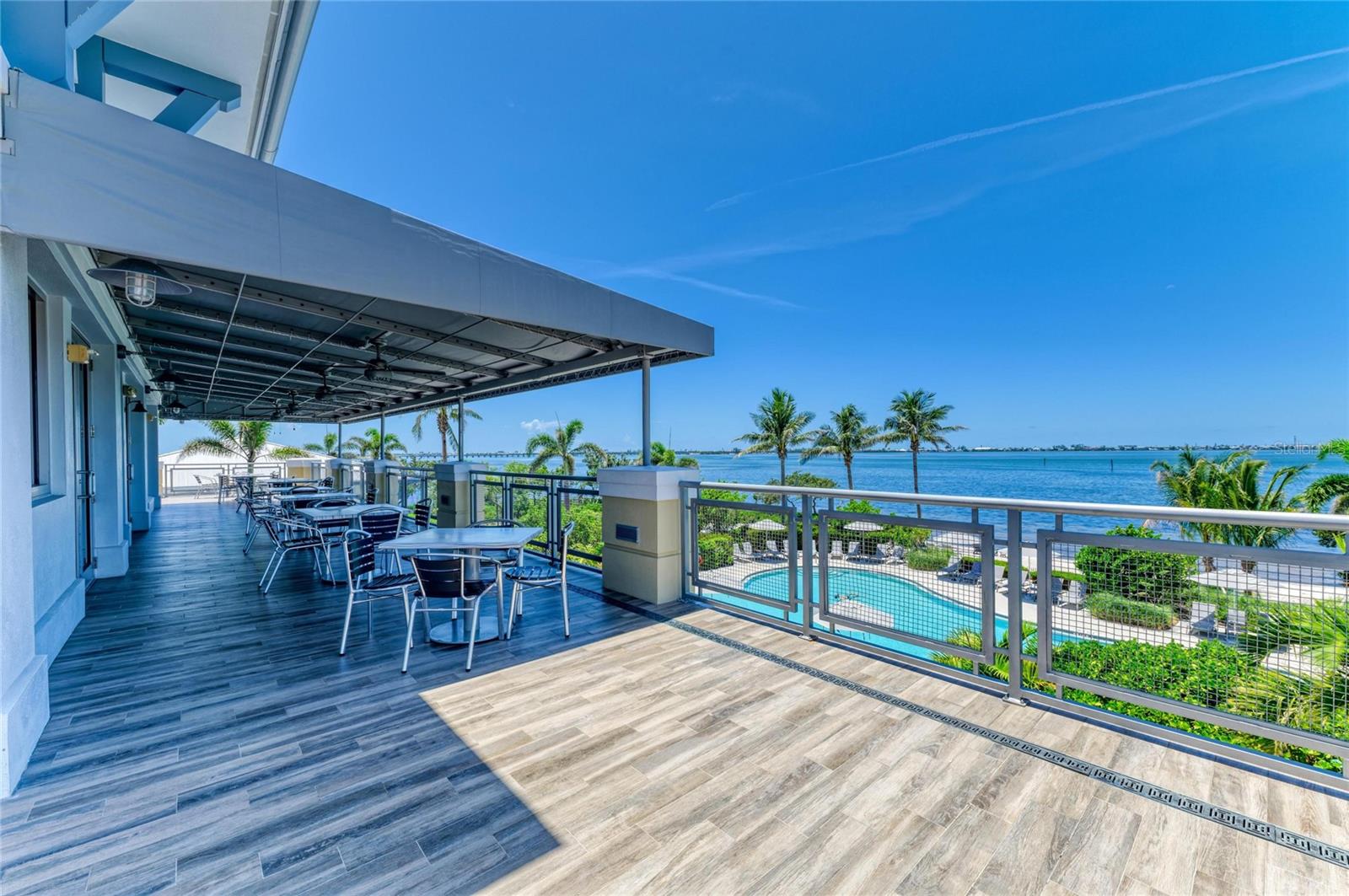 395 ARUBA CIR #402, BRADENTON, FL, 34209