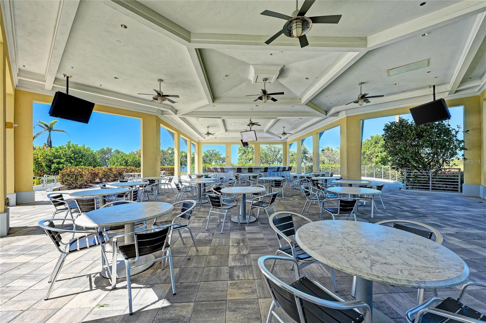 395 ARUBA CIR #402, BRADENTON, FL, 34209