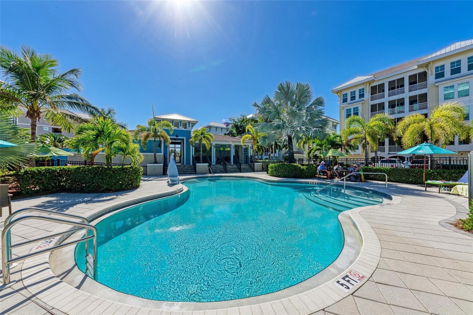 395 ARUBA CIR #402, BRADENTON, FL, 34209