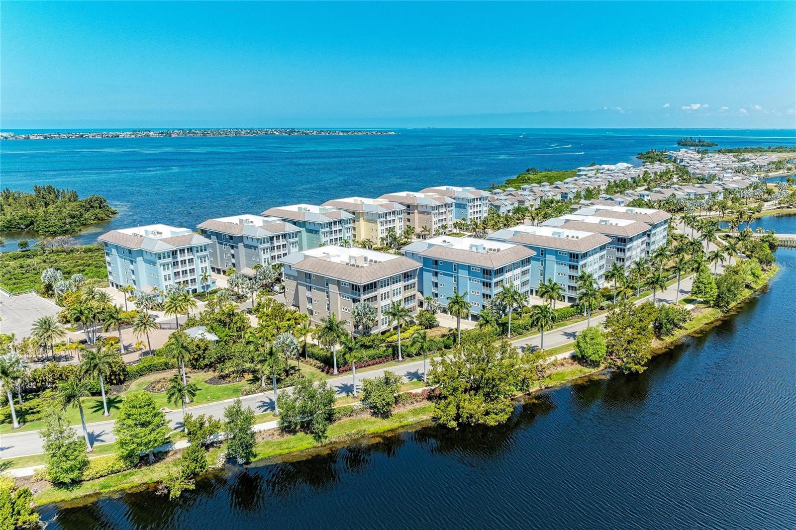 395 ARUBA CIR #402, BRADENTON, FL, 34209