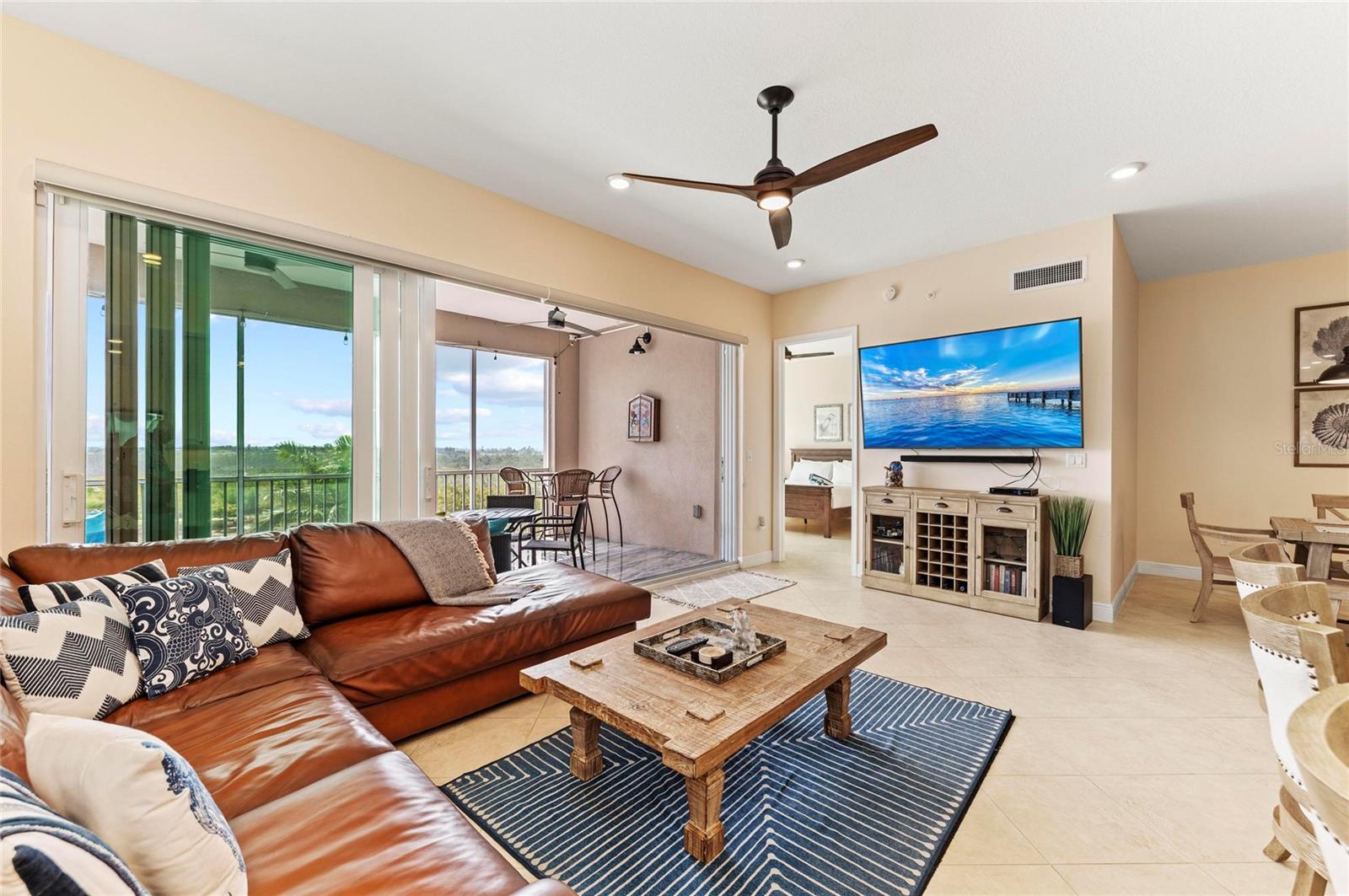 395 ARUBA CIR #402, BRADENTON, FL, 34209