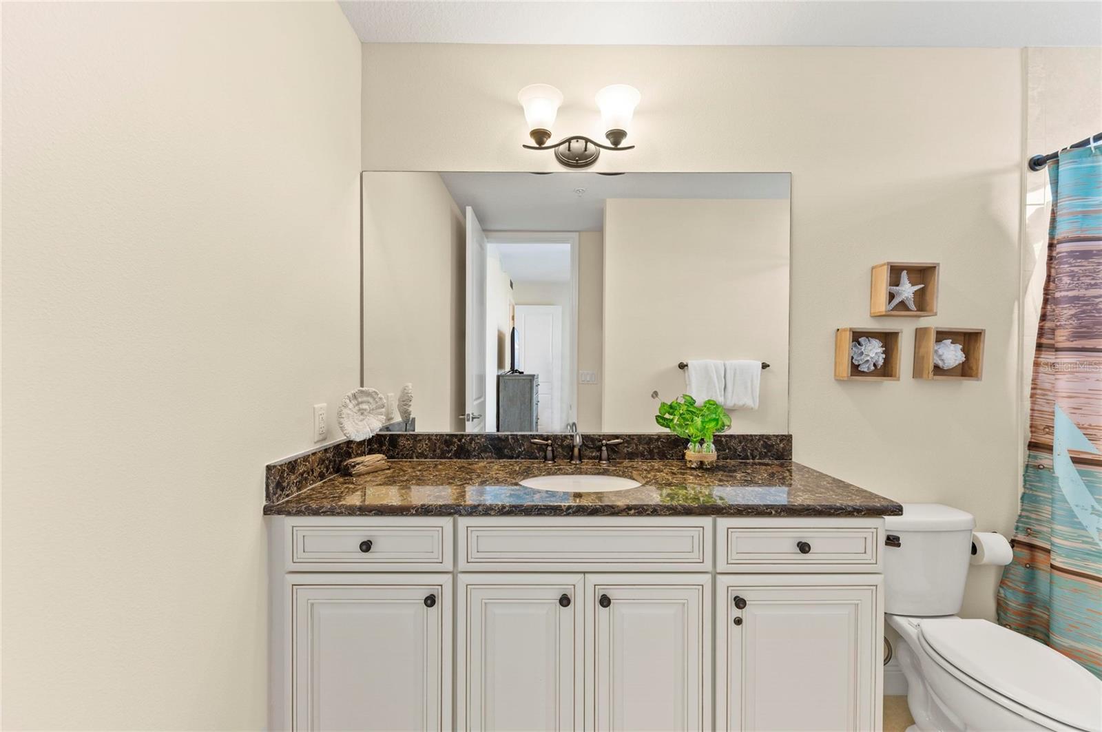 395 ARUBA CIR #402, BRADENTON, FL, 34209