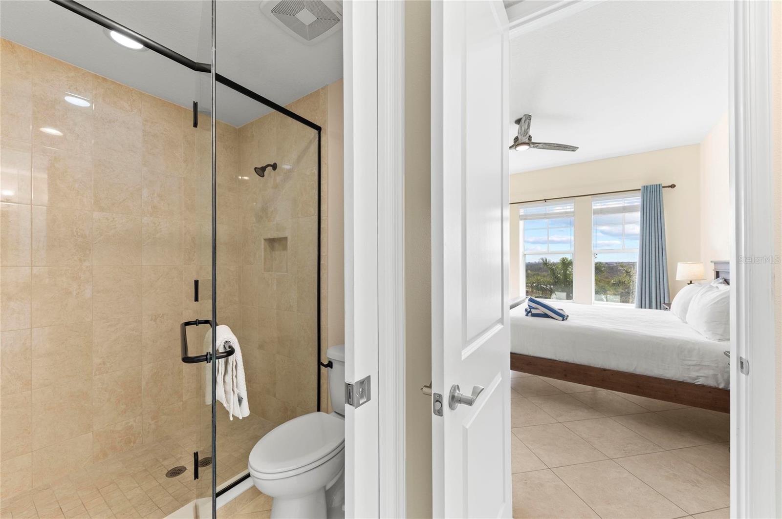 395 ARUBA CIR #402, BRADENTON, FL, 34209