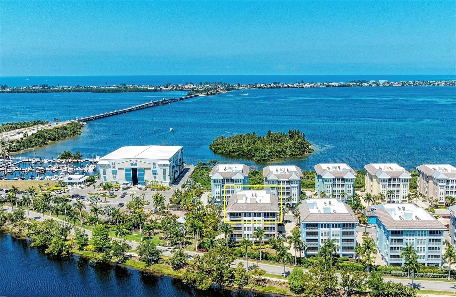 395 ARUBA CIR #402, BRADENTON, FL, 34209