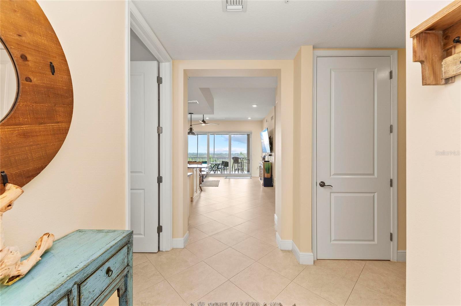 395 ARUBA CIR #402, BRADENTON, FL, 34209