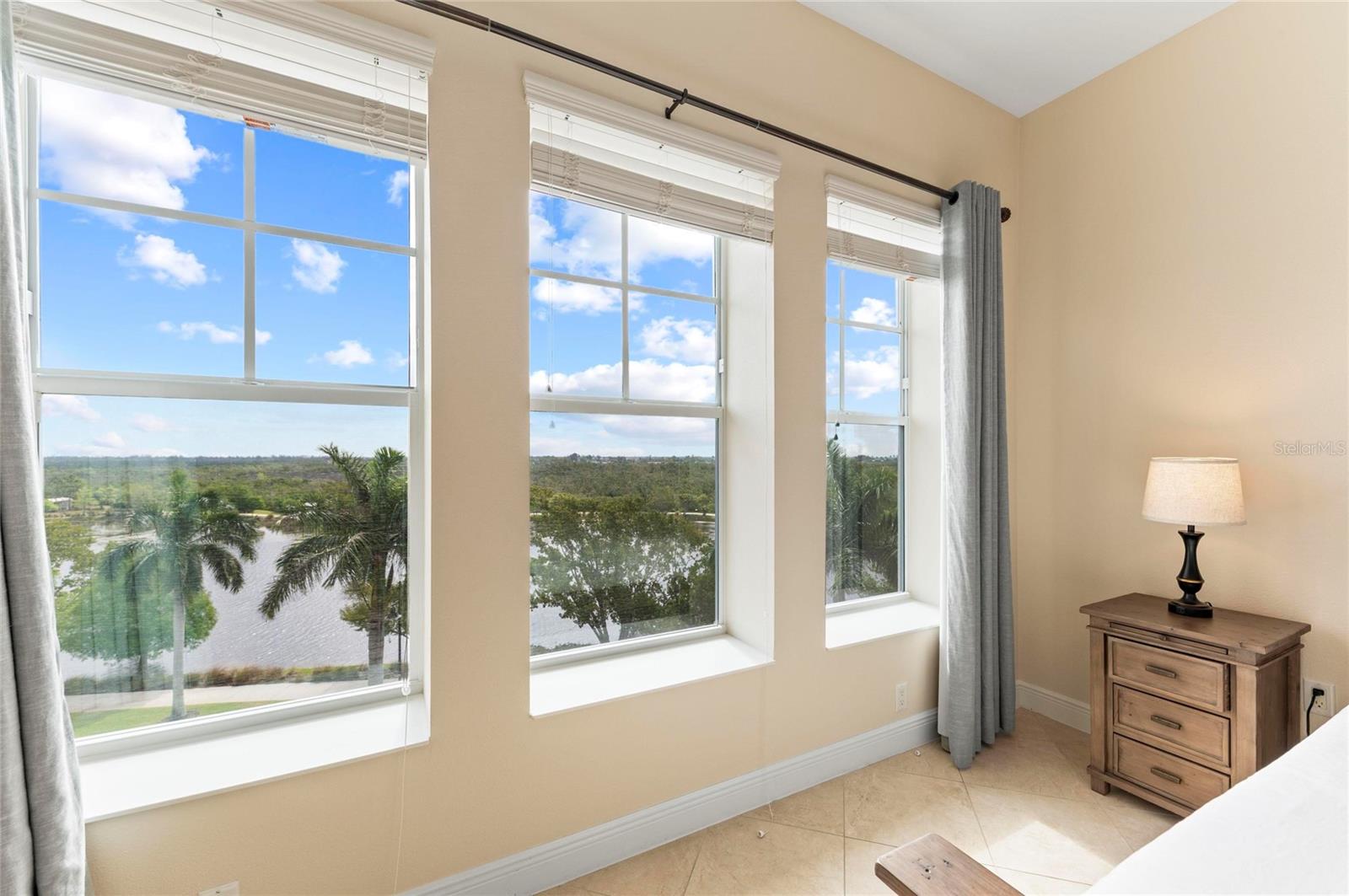 395 ARUBA CIR #402, BRADENTON, FL, 34209