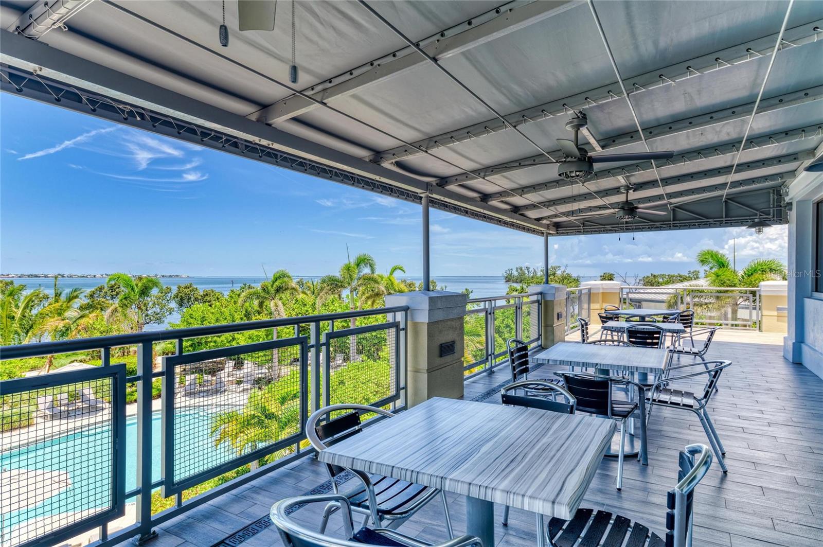 395 ARUBA CIR #402, BRADENTON, FL, 34209