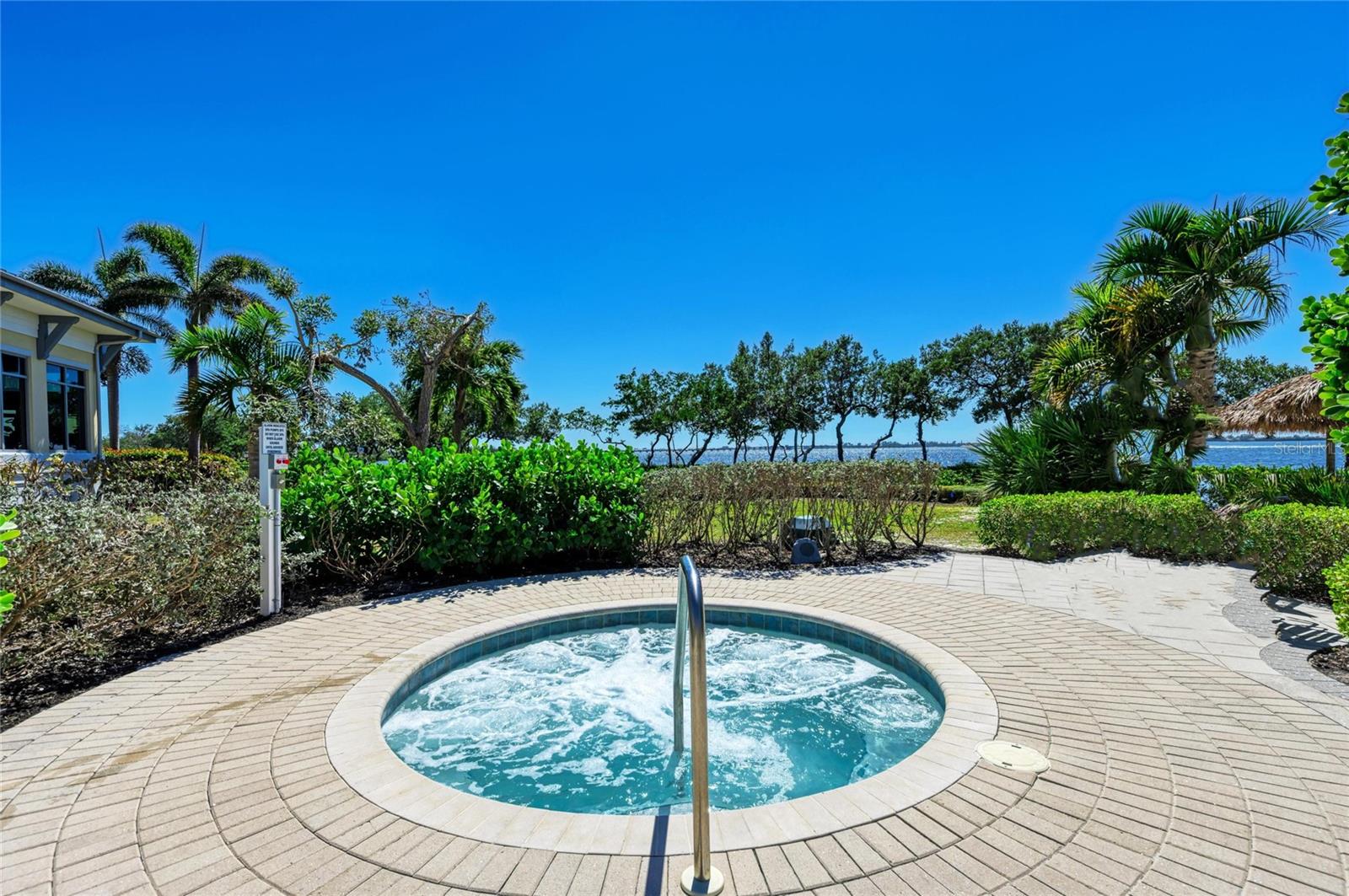 395 ARUBA CIR #402, BRADENTON, FL, 34209