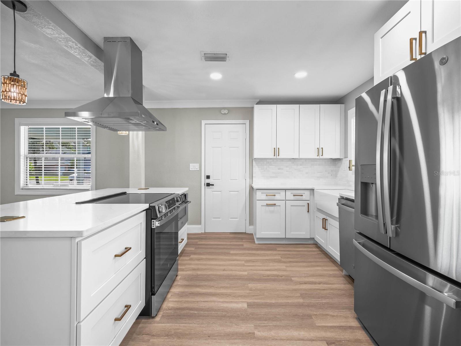 125 80TH AVE N, ST PETERSBURG, FL, 33702