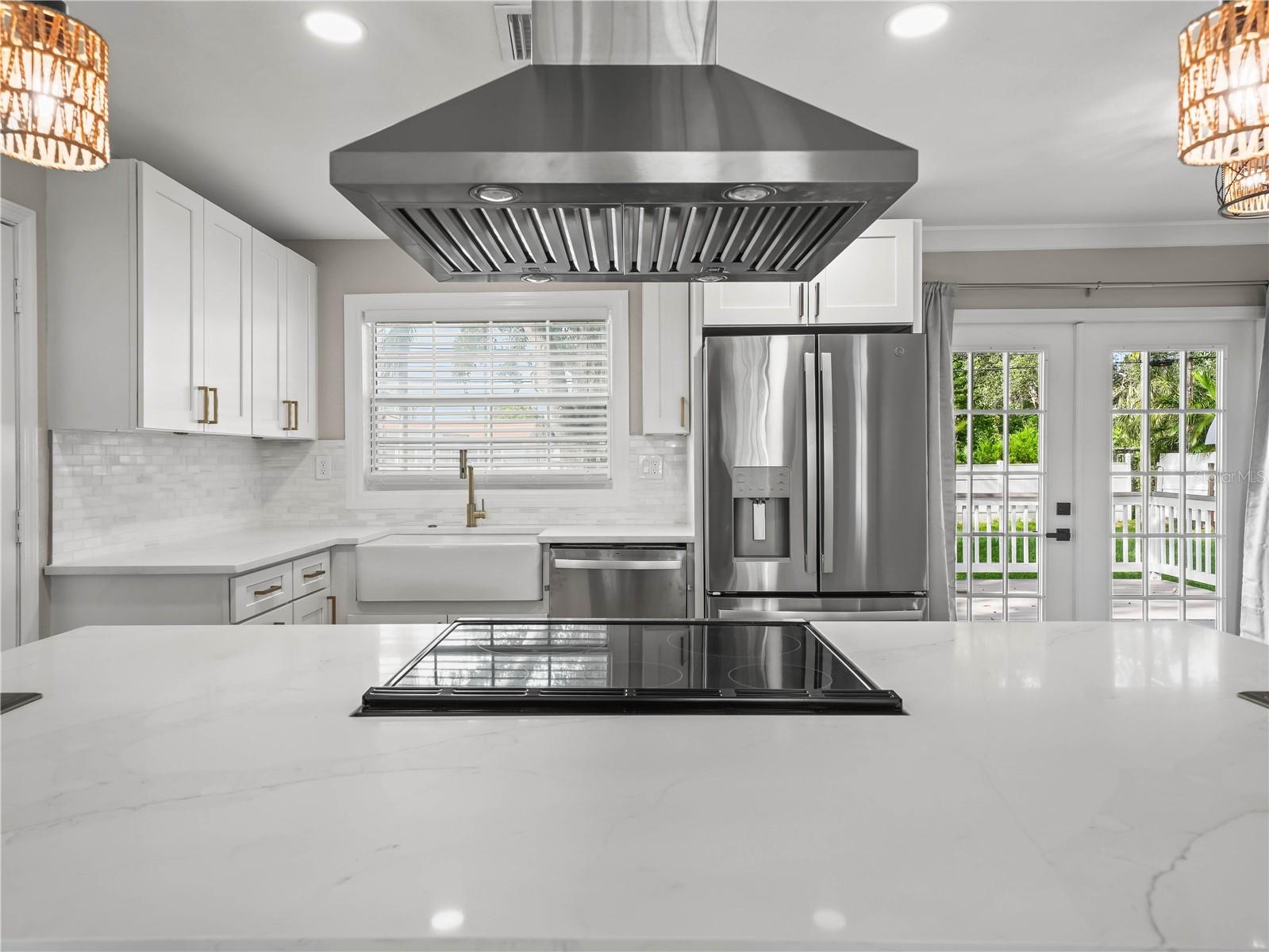 125 80TH AVE N, ST PETERSBURG, FL, 33702