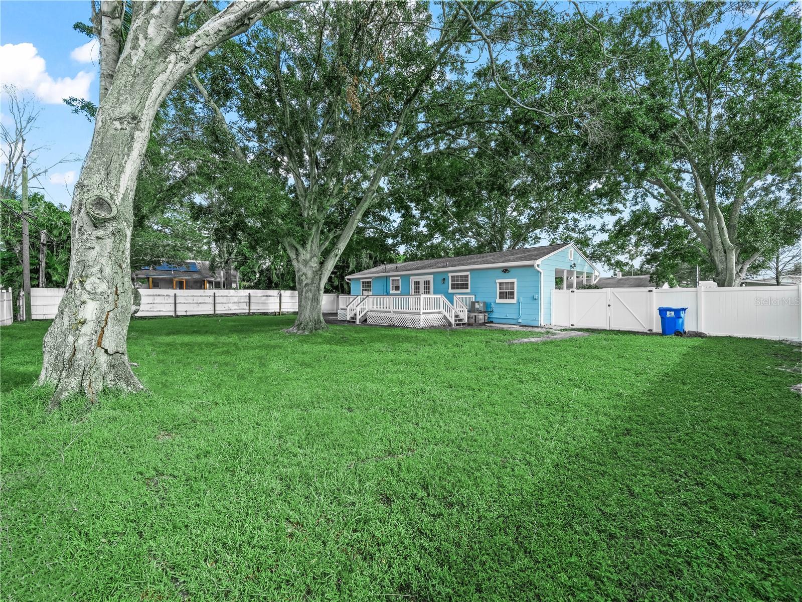 125 80TH AVE N, ST PETERSBURG, FL, 33702