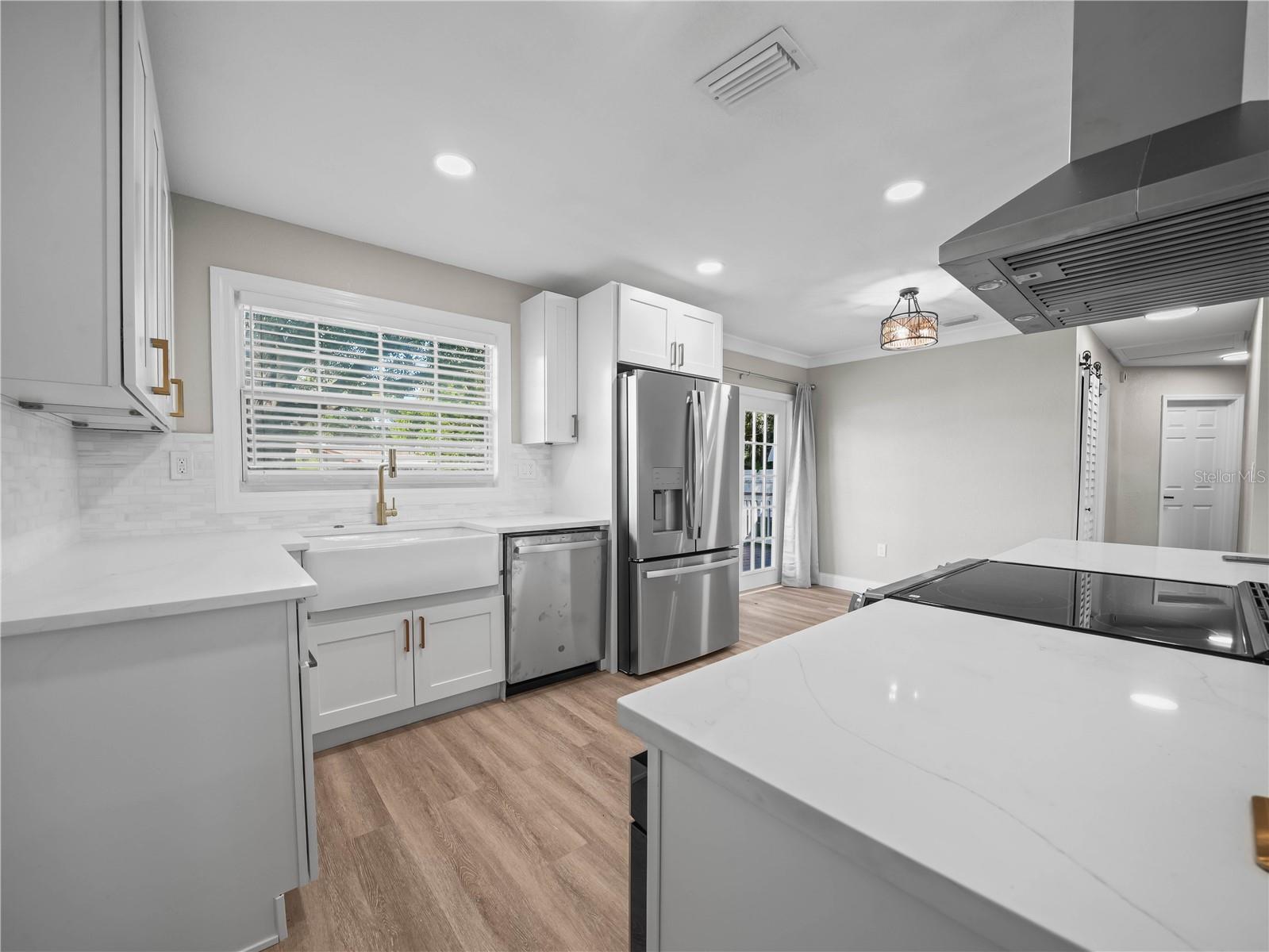 125 80TH AVE N, ST PETERSBURG, FL, 33702