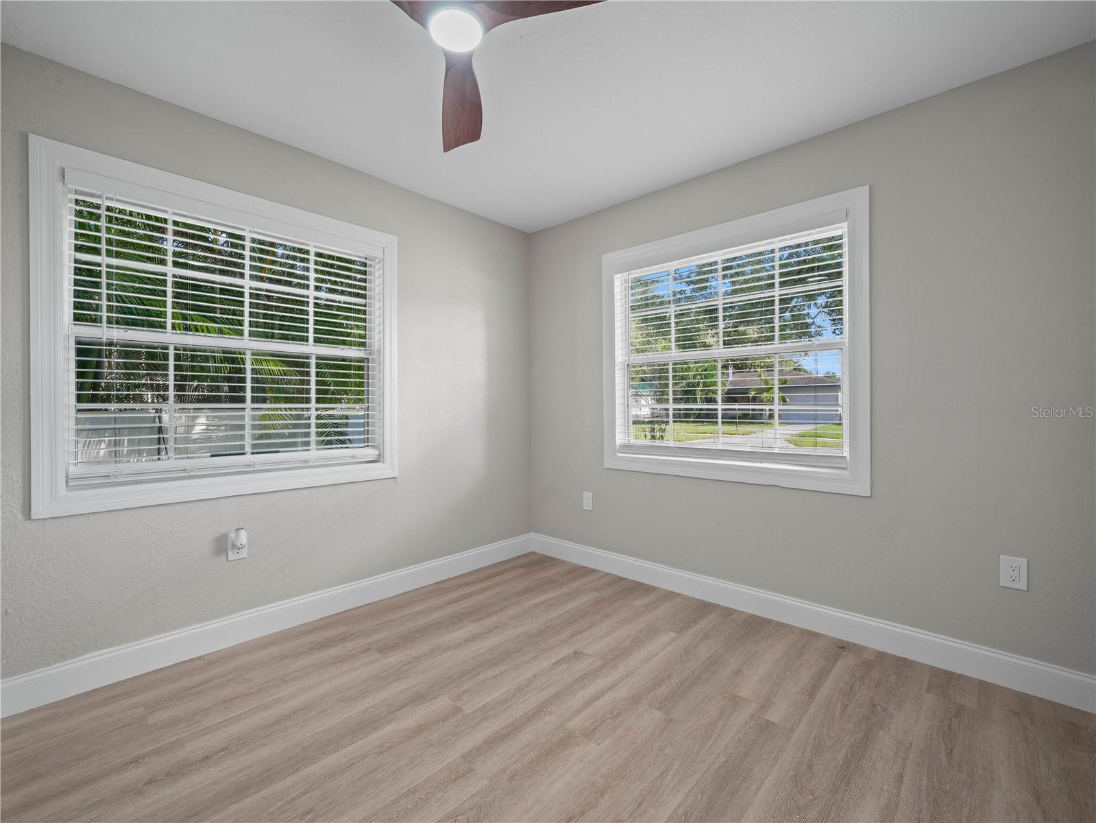 125 80TH AVE N, ST PETERSBURG, FL, 33702