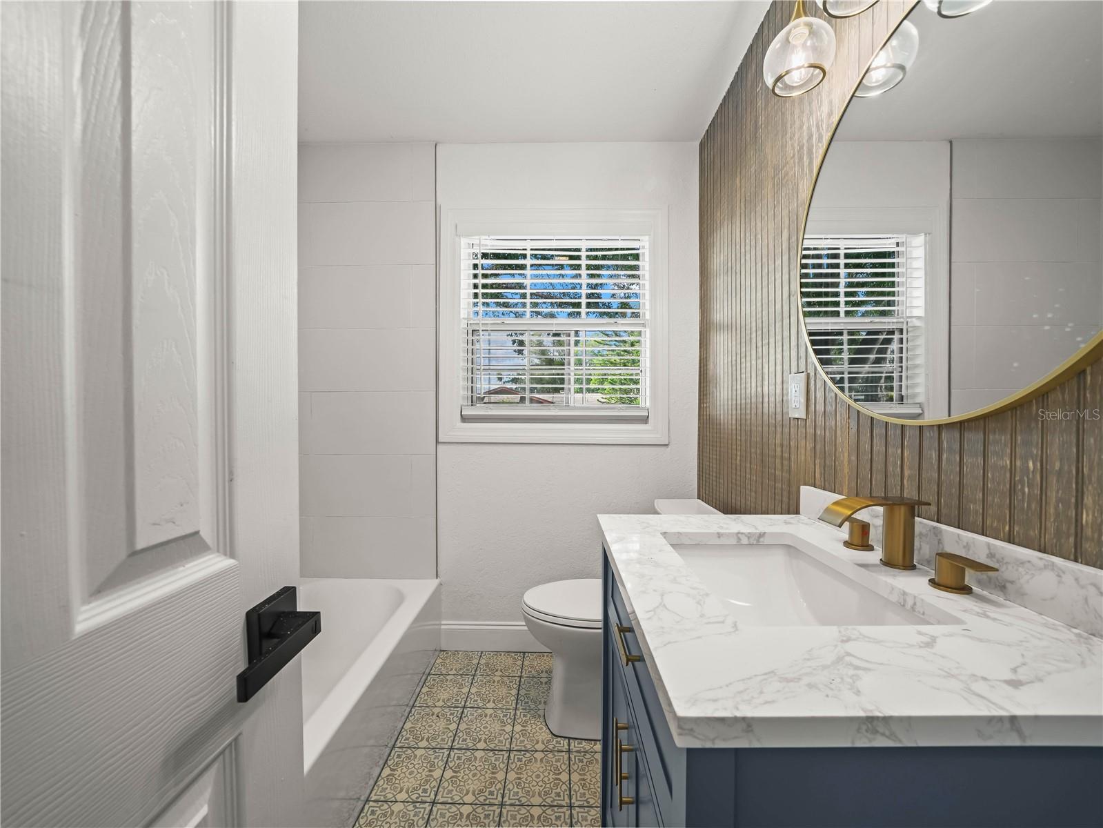 125 80TH AVE N, ST PETERSBURG, FL, 33702