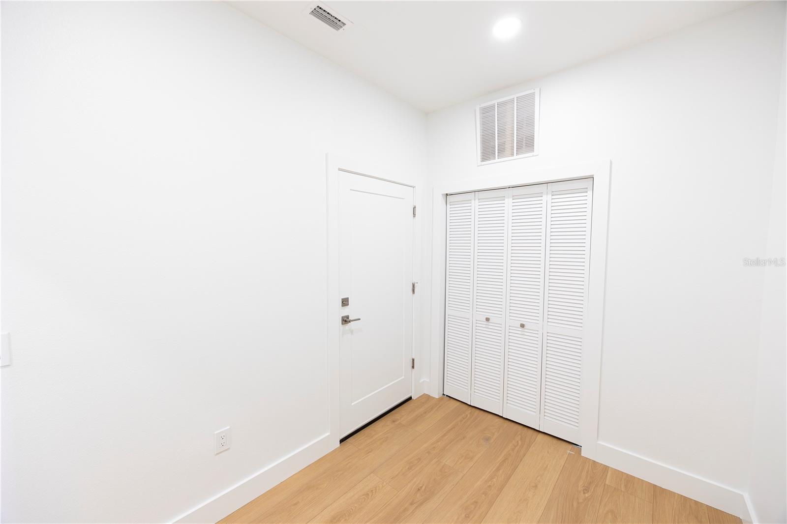 2521 18TH AVE N, ST PETERSBURG, FL, 33713