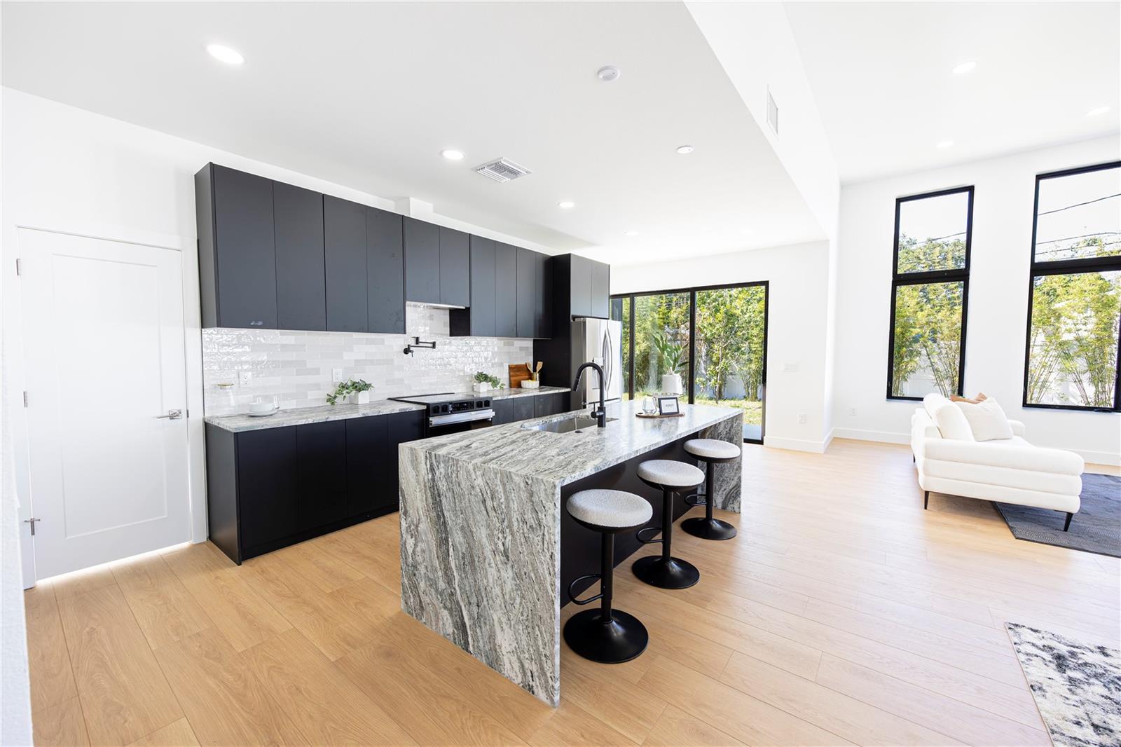 2521 18TH AVE N, ST PETERSBURG, FL, 33713