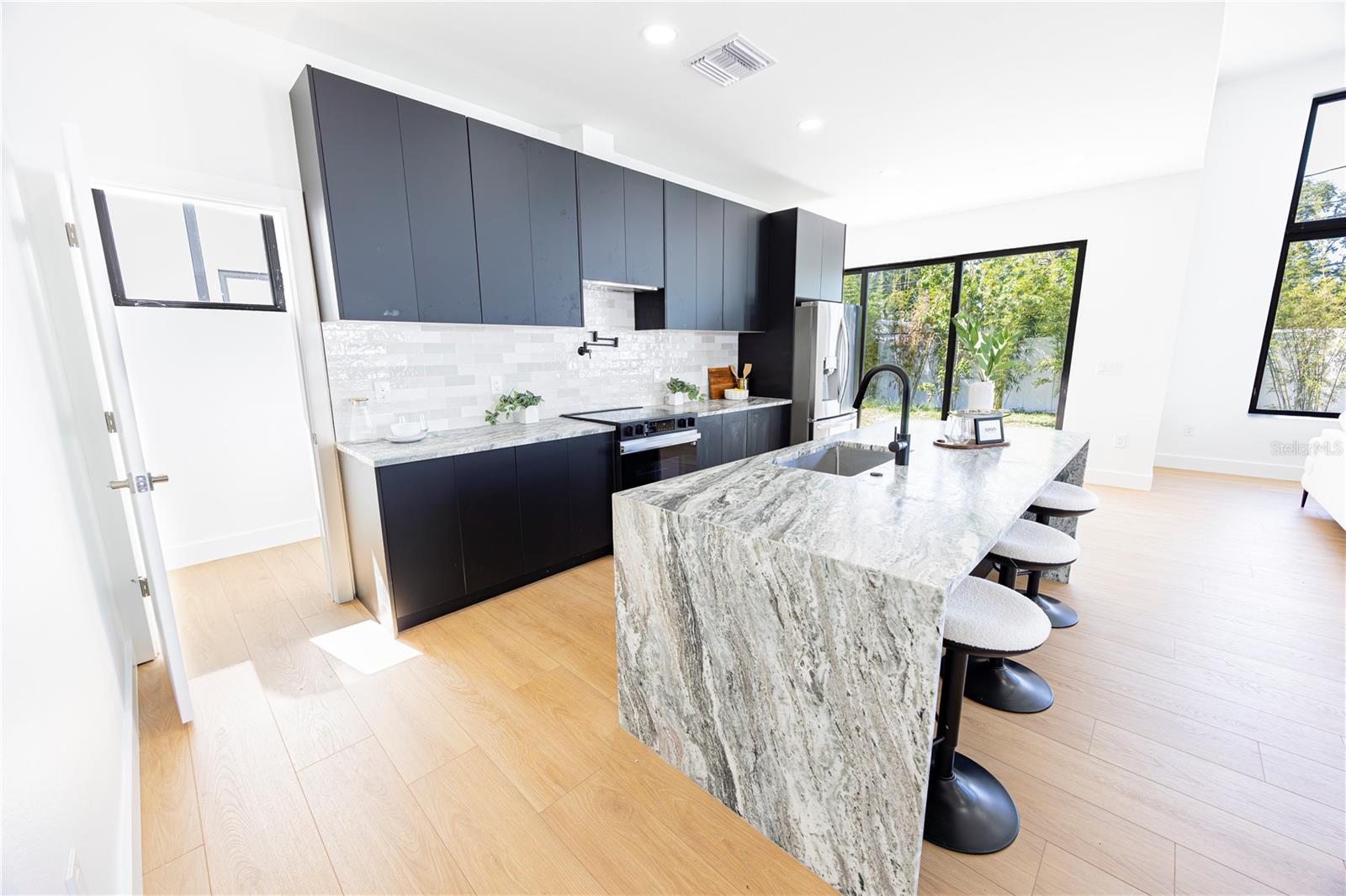 2521 18TH AVE N, ST PETERSBURG, FL, 33713