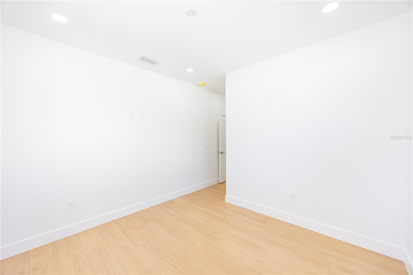 2521 18TH AVE N, ST PETERSBURG, FL, 33713