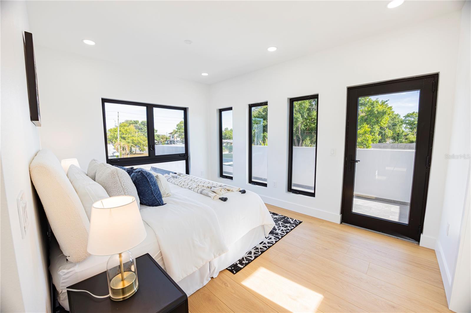 2521 18TH AVE N, ST PETERSBURG, FL, 33713