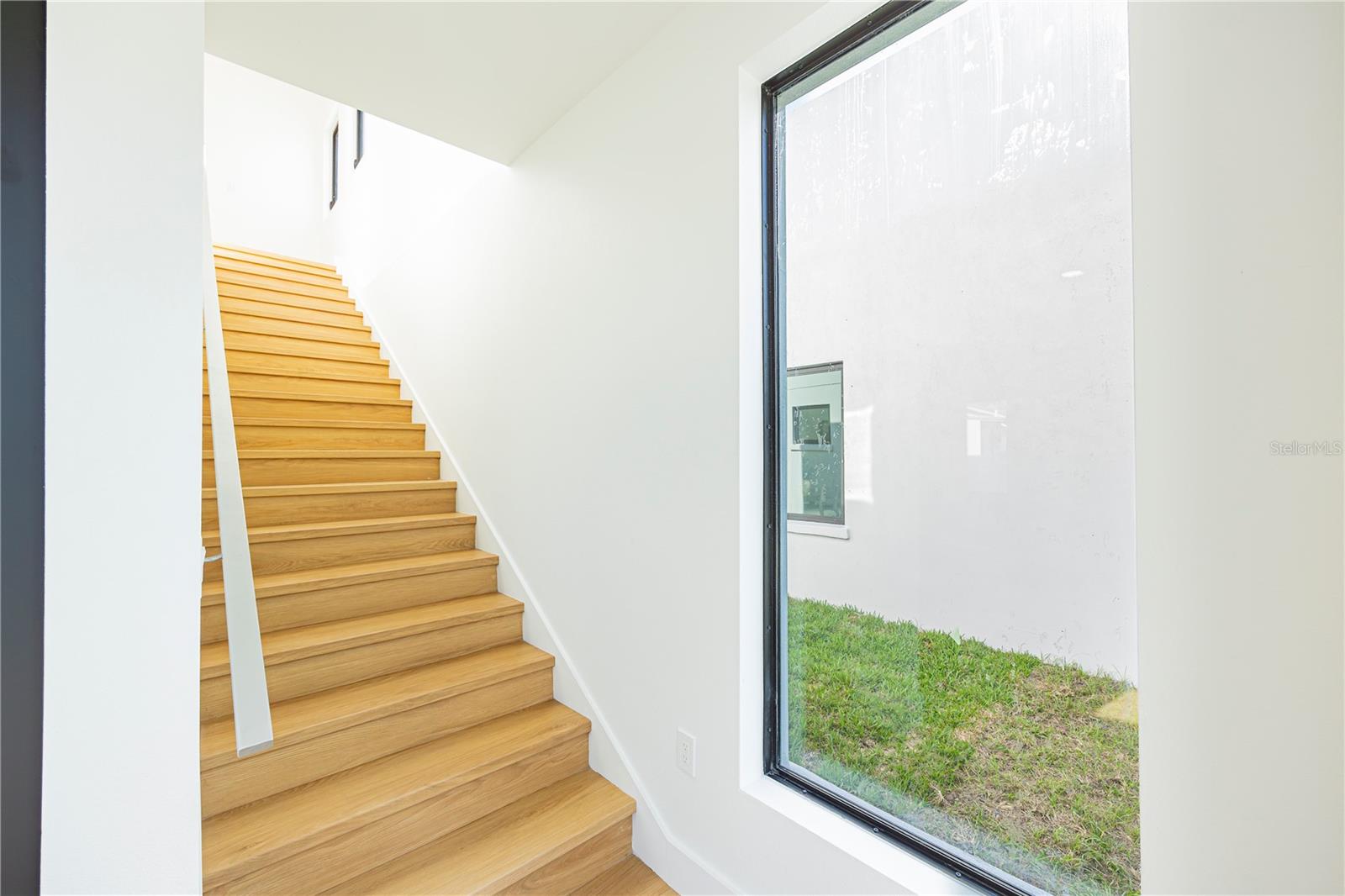 2521 18TH AVE N, ST PETERSBURG, FL, 33713